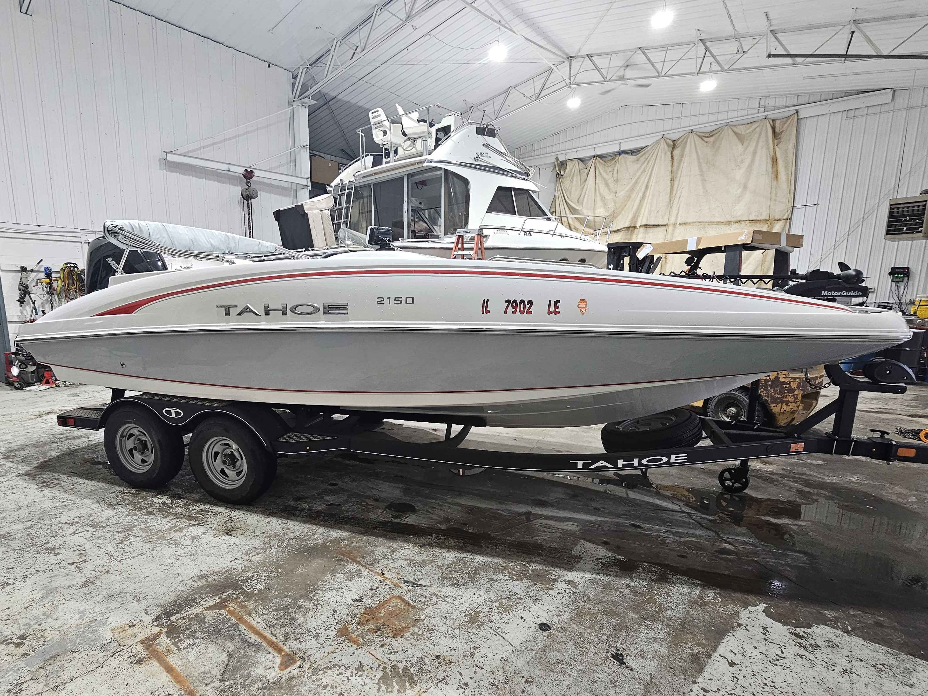 2022 Tracker TAHOE 21500