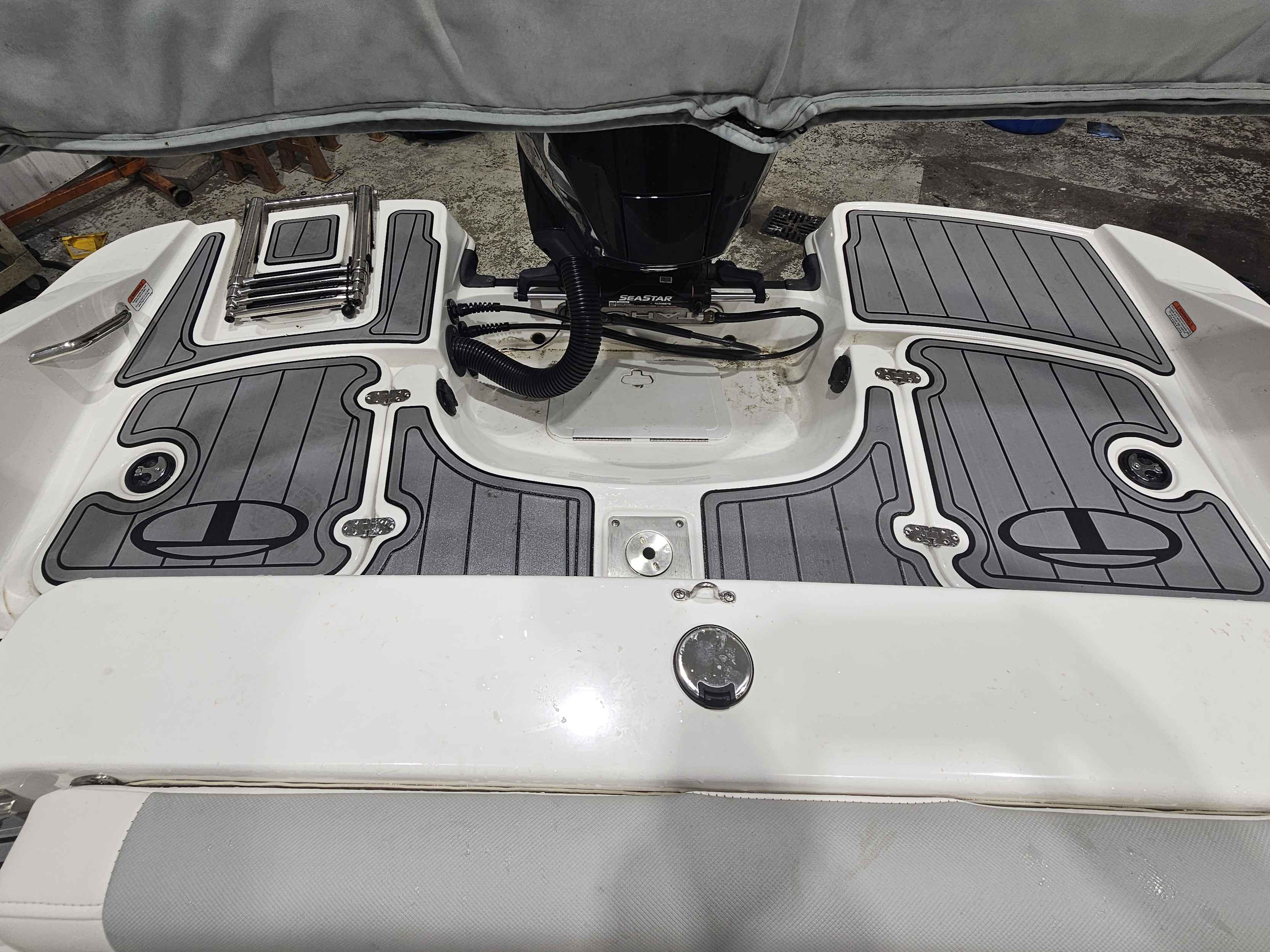 boat-carouselImage-image