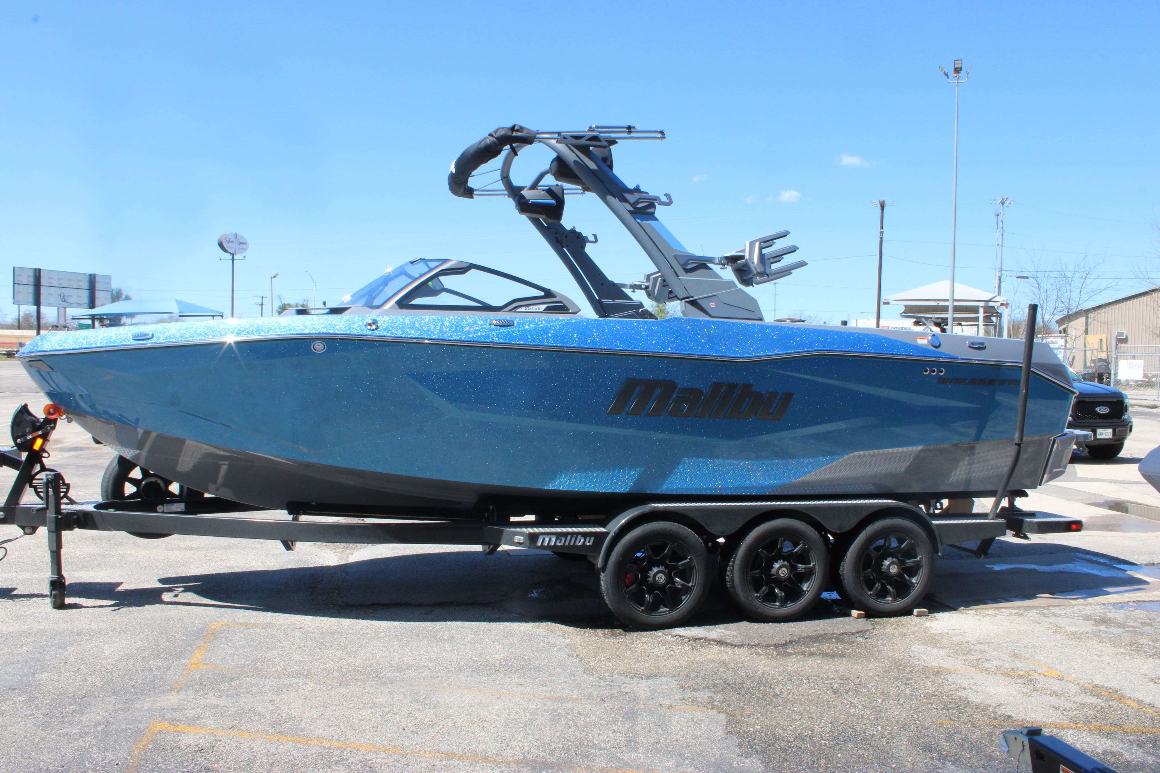 2026 Malibu Boats Wakesetter 25 LSV-5