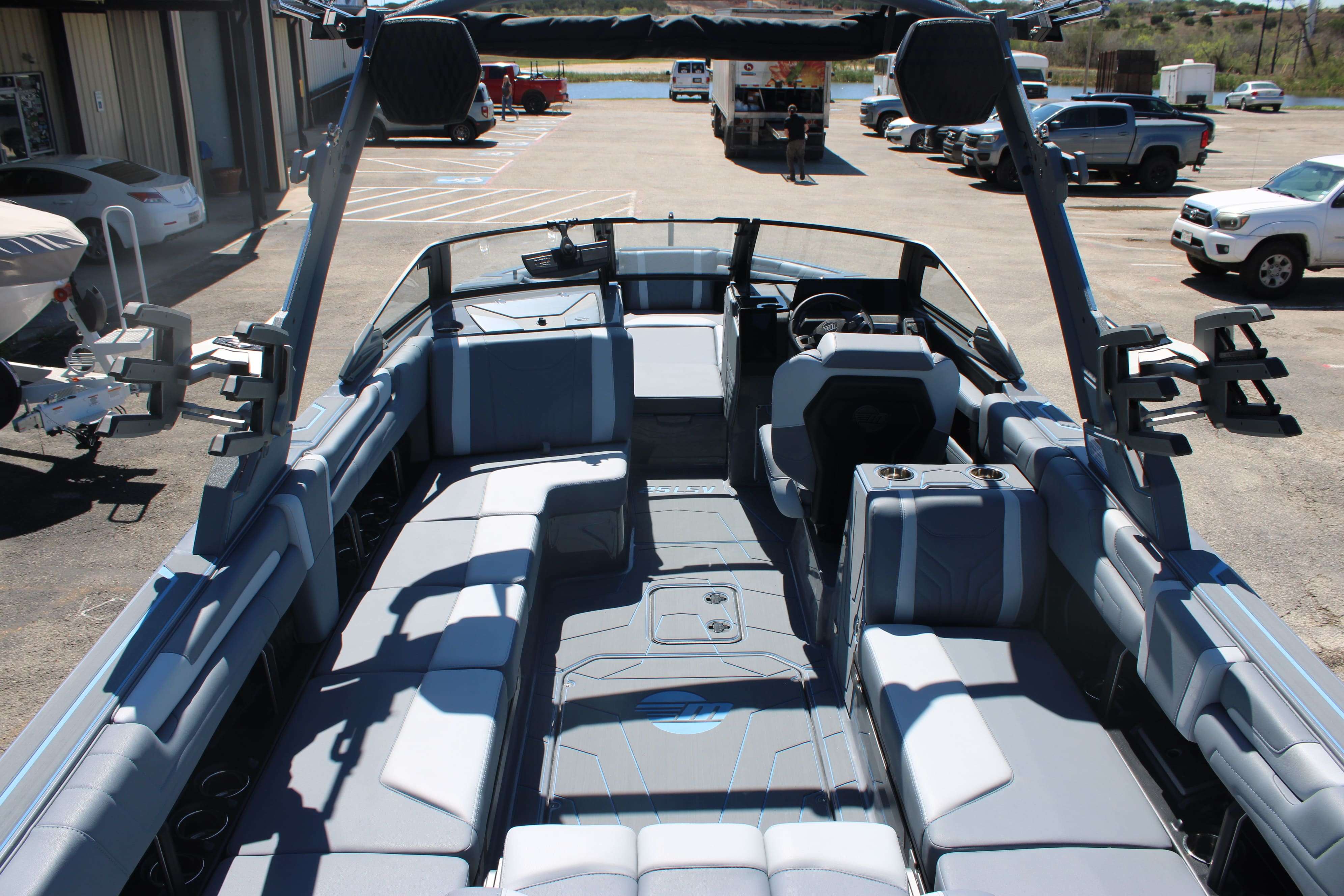 2026 Malibu Boats Wakesetter 25 LSV-11