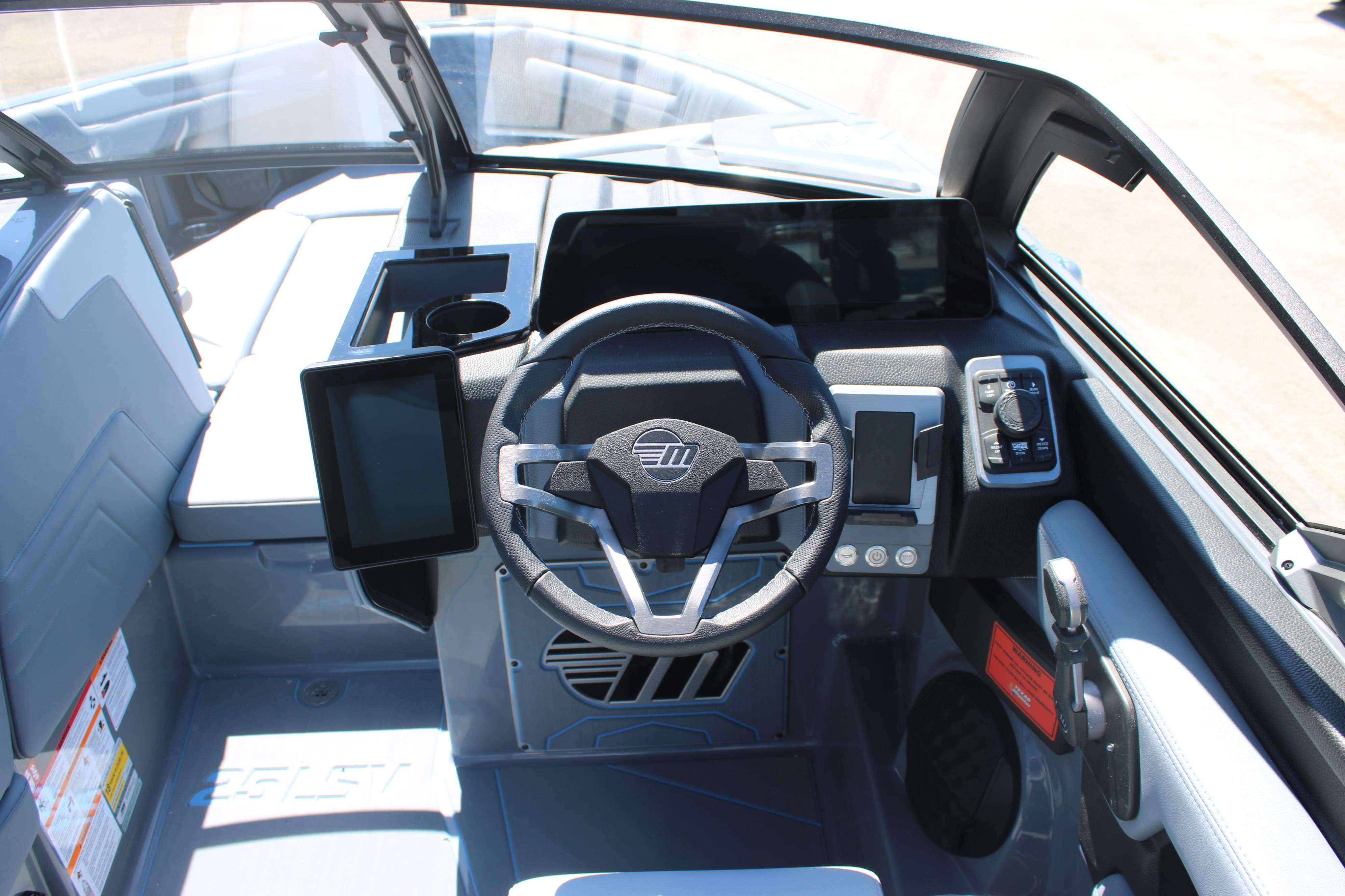 2026 Malibu Boats Wakesetter 25 LSV-16