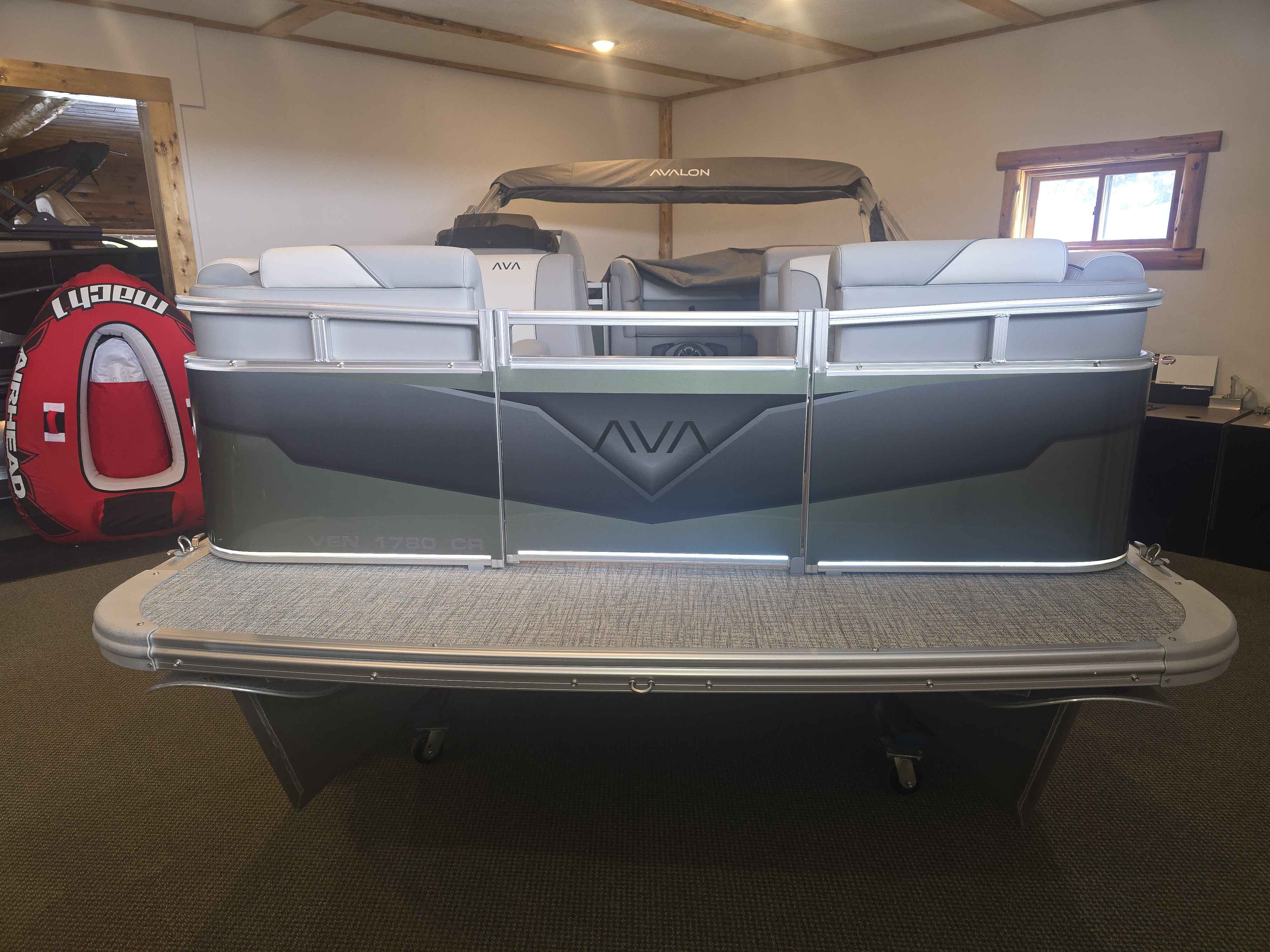 boat-carouselImage-image