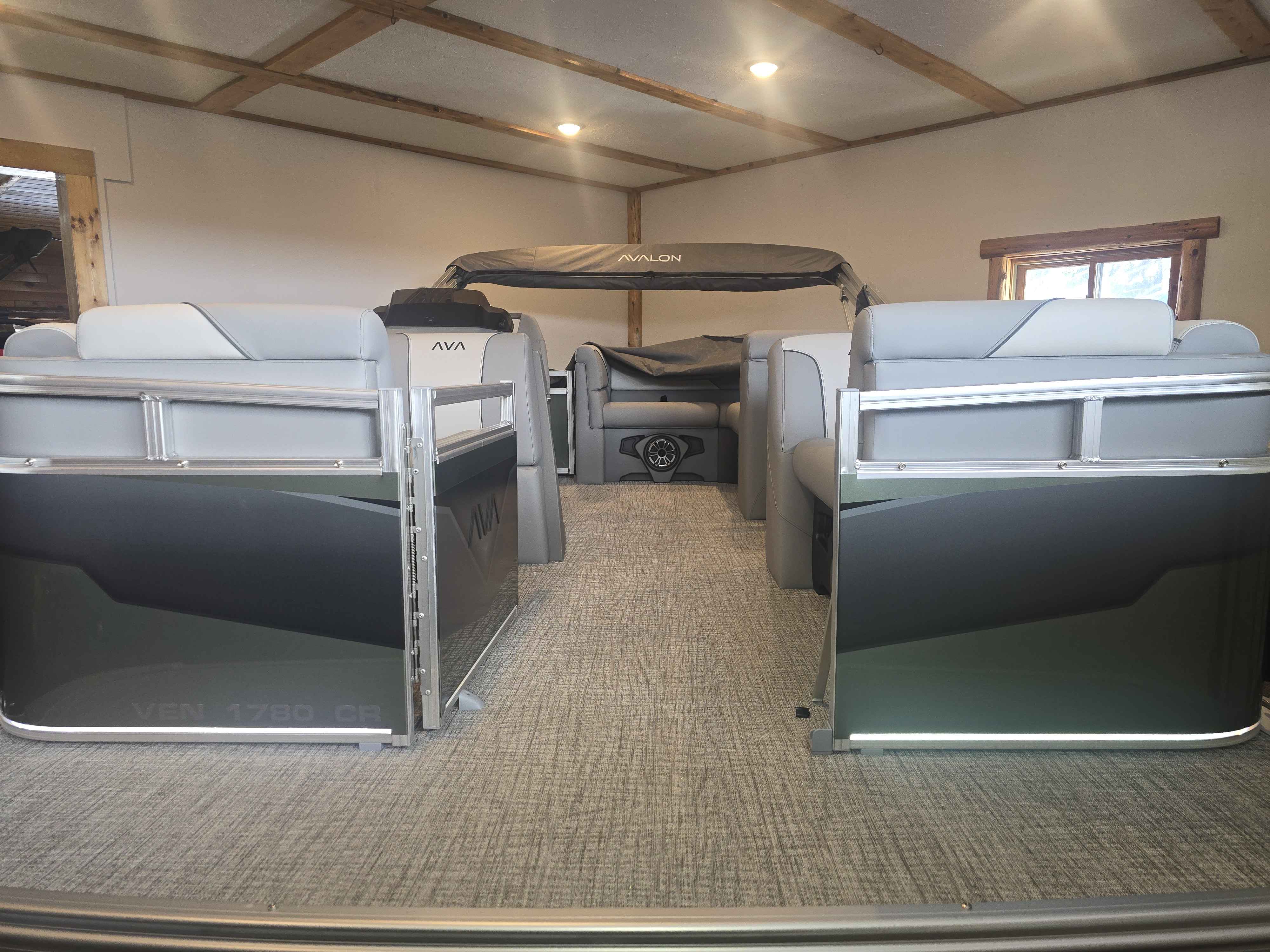 boat-carouselImage-image