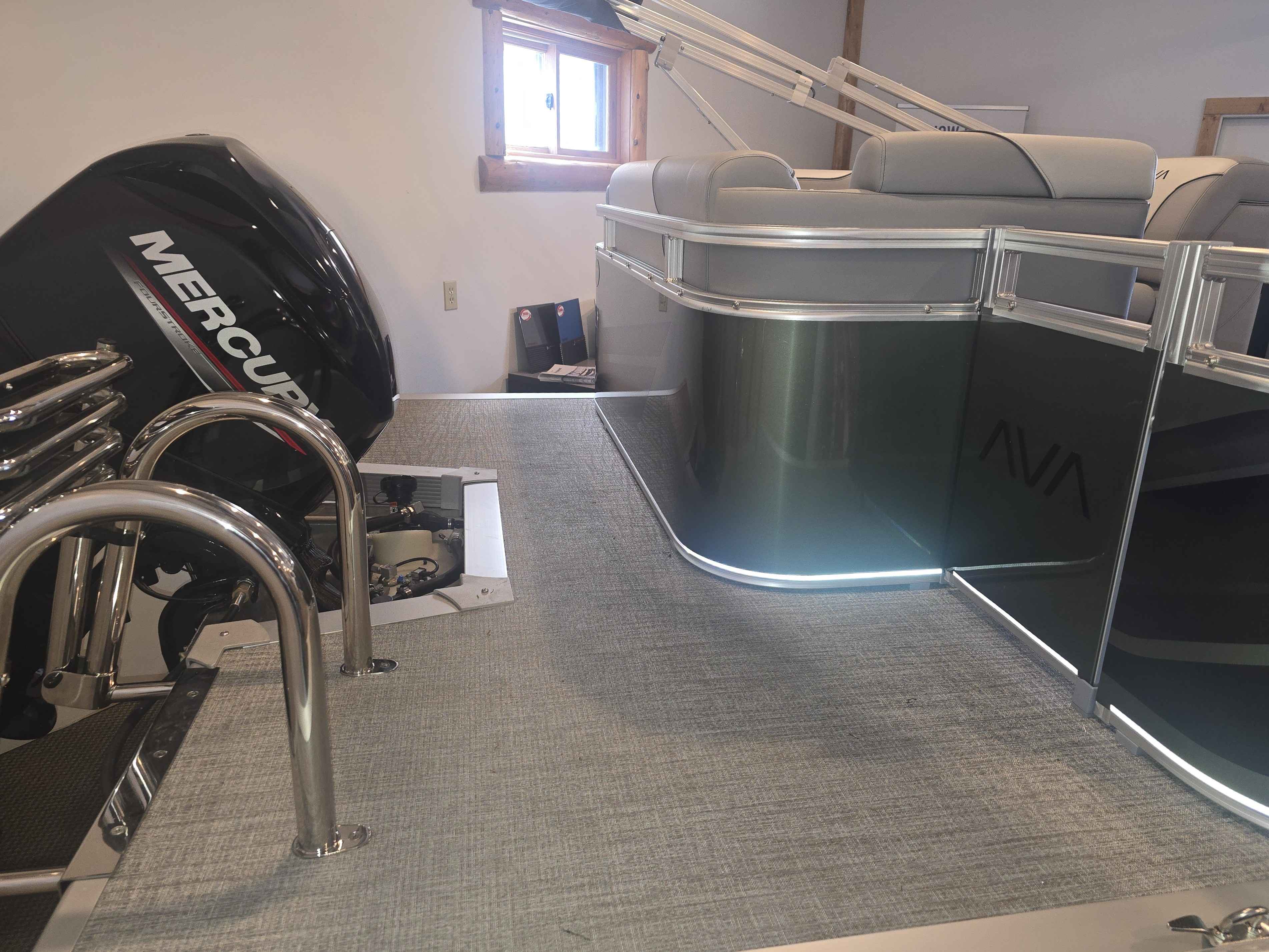 boat-carouselImage-image