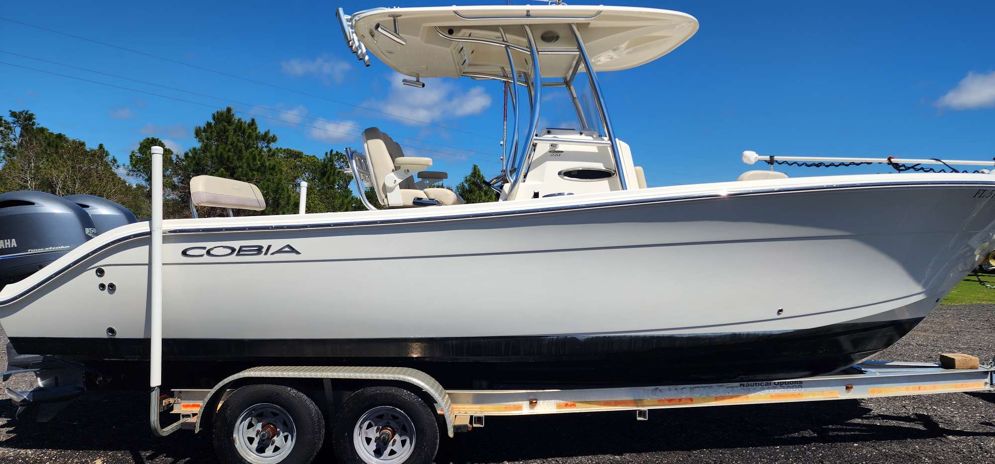 2017 Cobia 261 cc