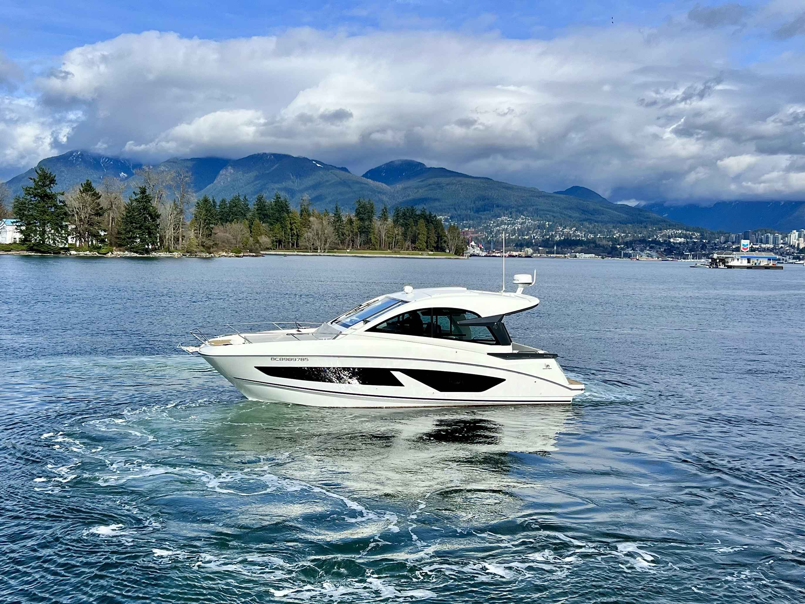 Pre-Owned 2023 Beneteau Gran Turismo 32 for Sale | Vancouver, BC | M&P Yacht Centre | 69a892c3b027111ba100f2fa