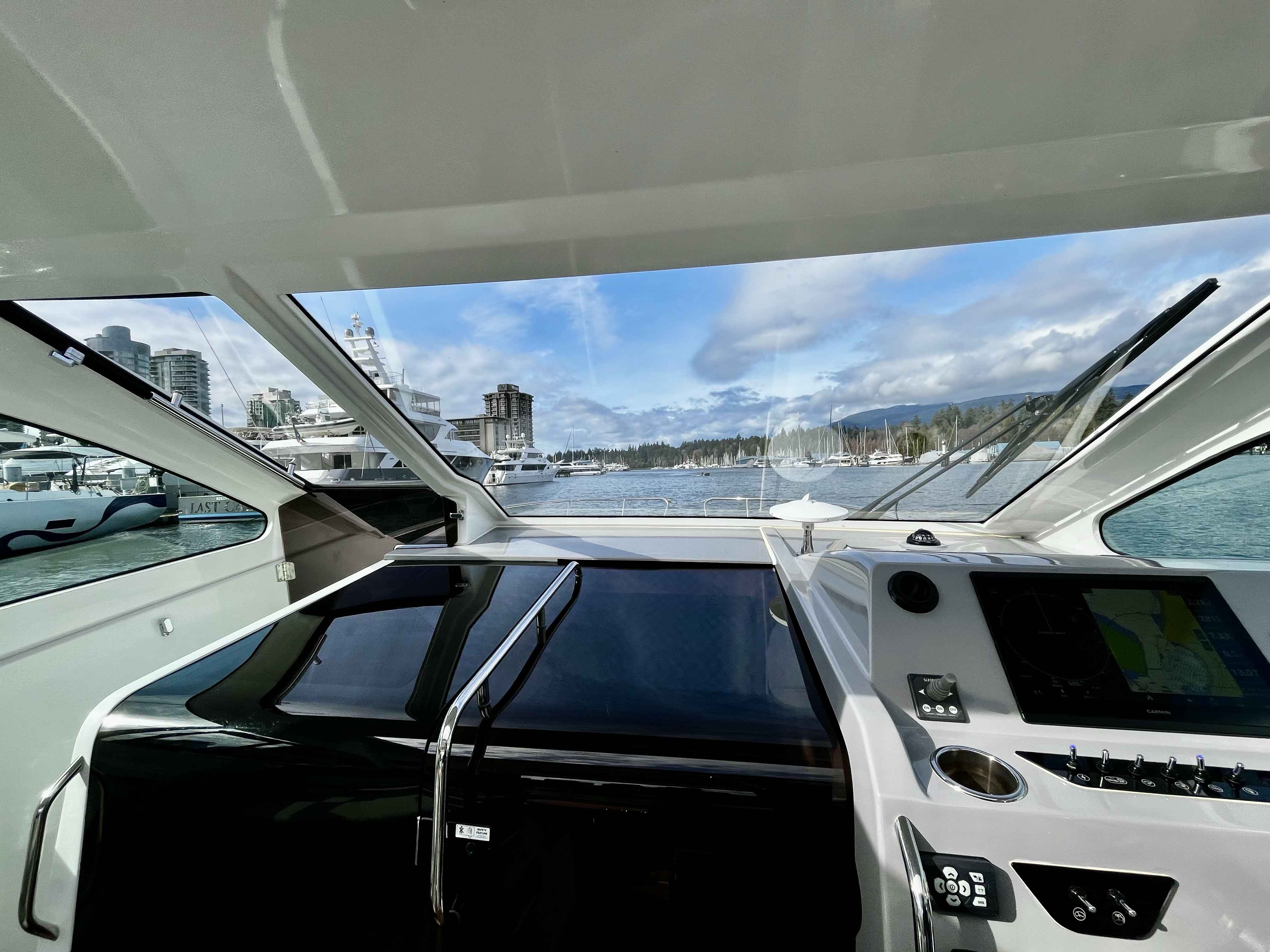 Pre-Owned 2023 Beneteau Gran Turismo 32 for Sale | Vancouver, BC | M&P Yacht Centre | 69a892c3b027111ba100f2fa