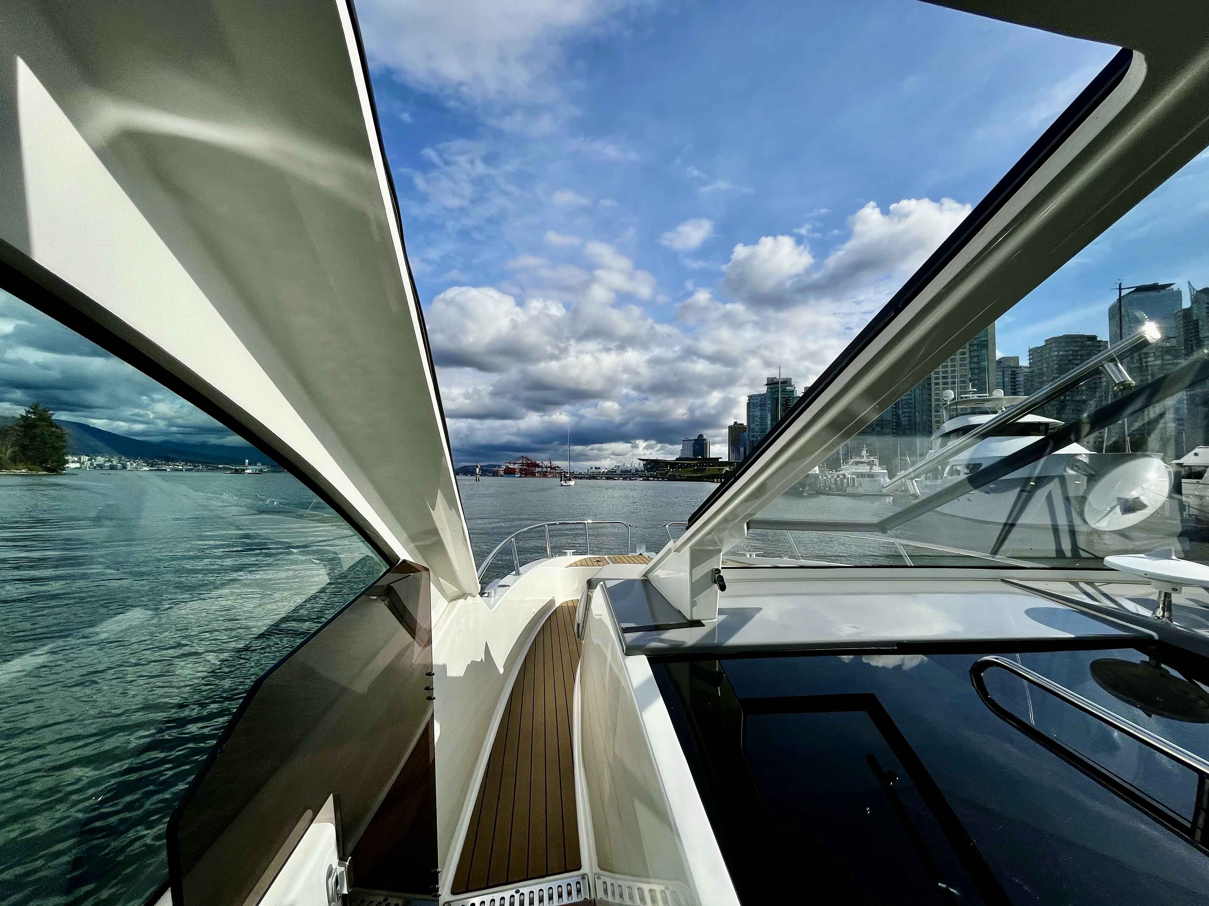 Pre-Owned 2023 Beneteau Gran Turismo 32 for Sale | Vancouver, BC | M&P Yacht Centre | 69a892c3b027111ba100f2fa
