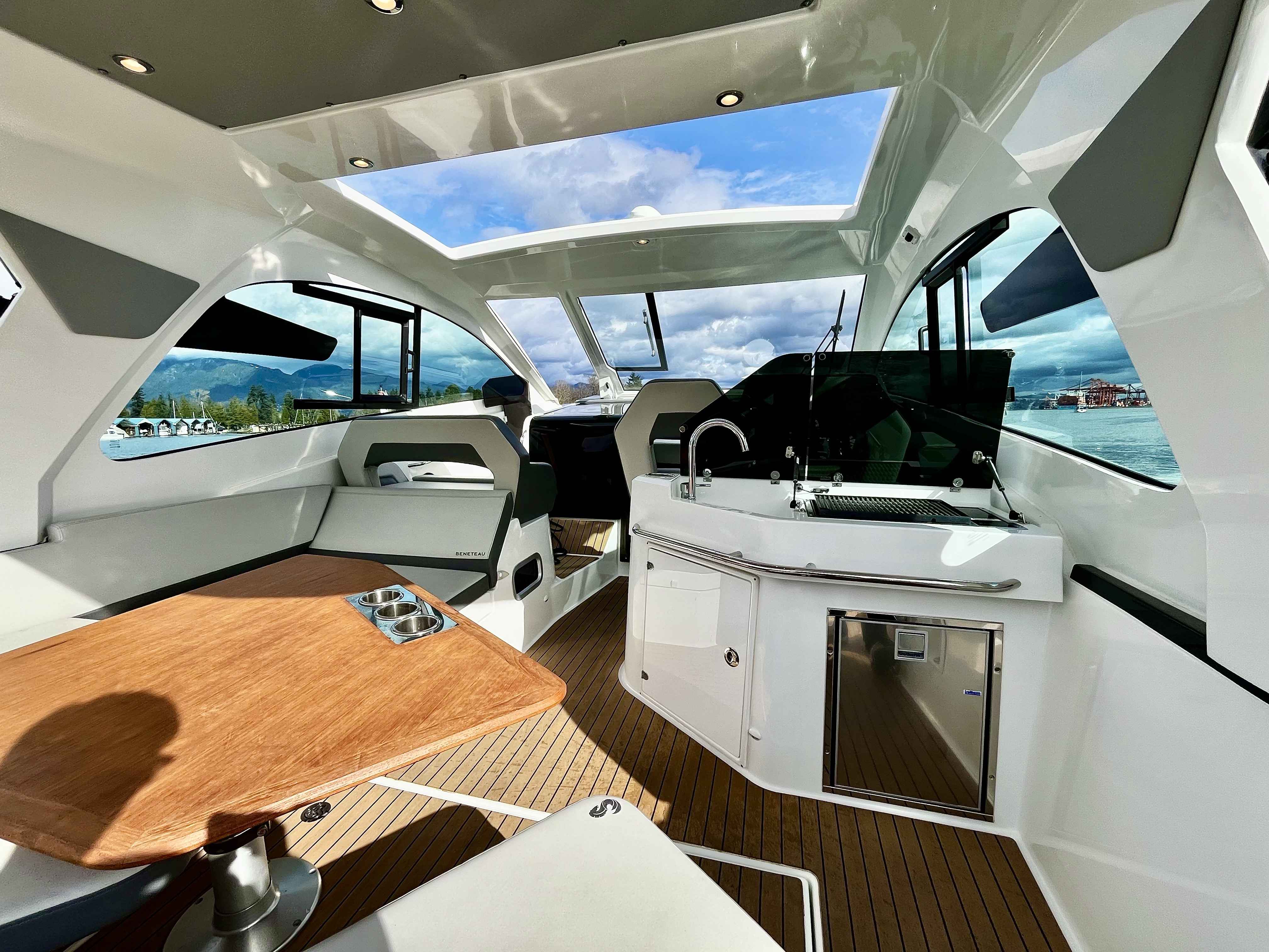 Pre-Owned 2023 Beneteau Gran Turismo 32 for Sale | Vancouver, BC | M&P Yacht Centre | 69a892c3b027111ba100f2fa