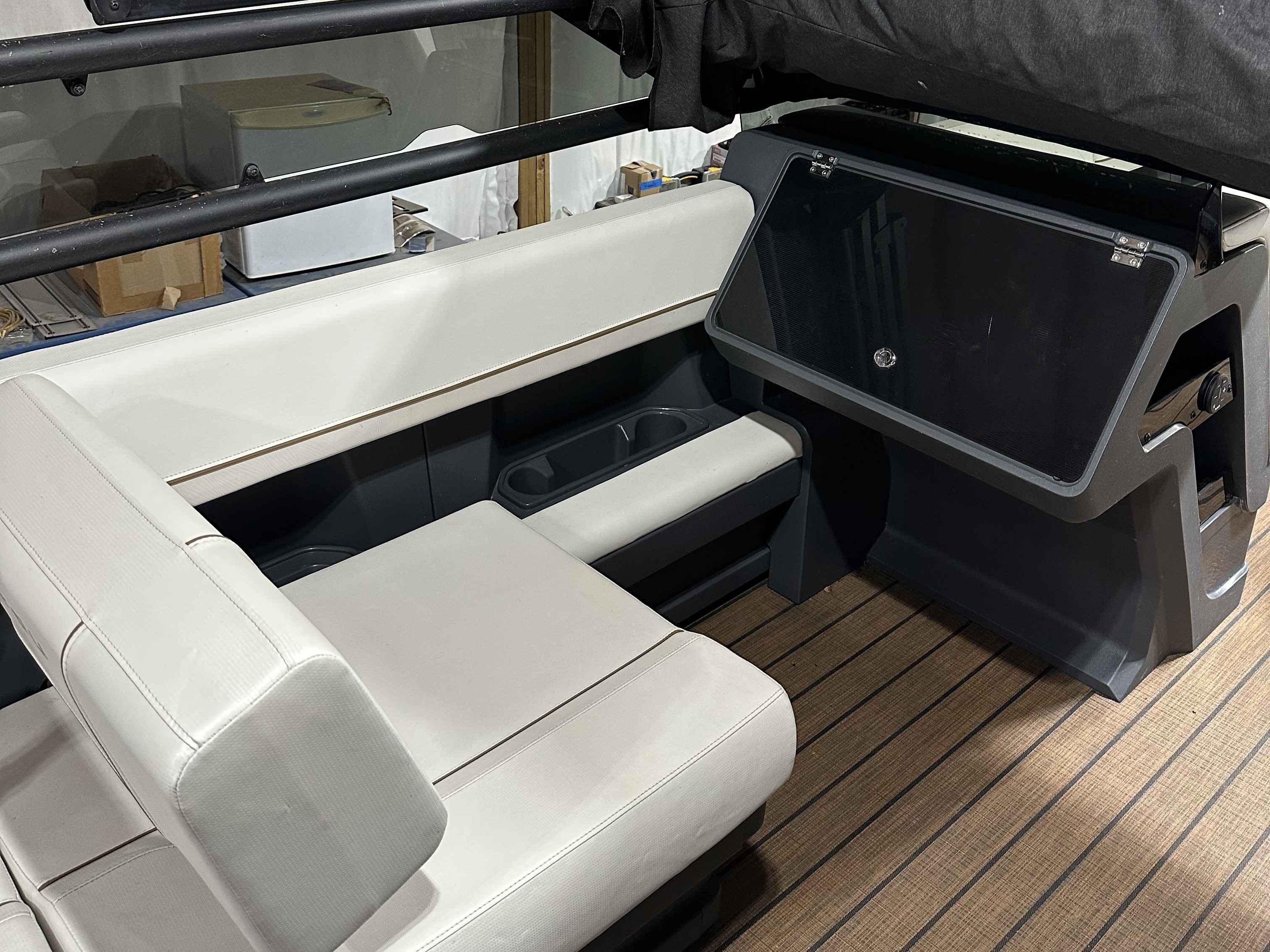 boat-carouselImage-image