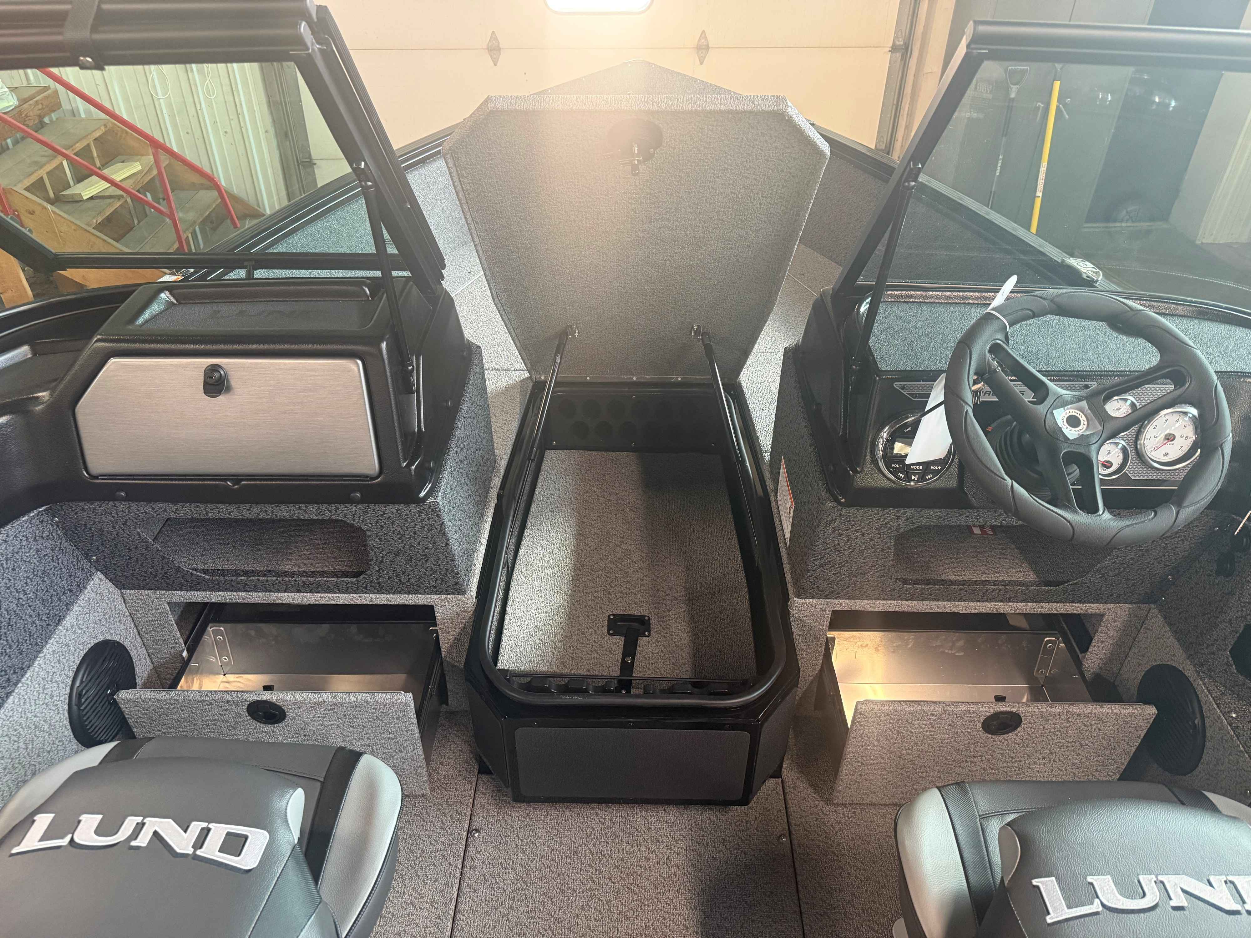 boat-carouselImage-image