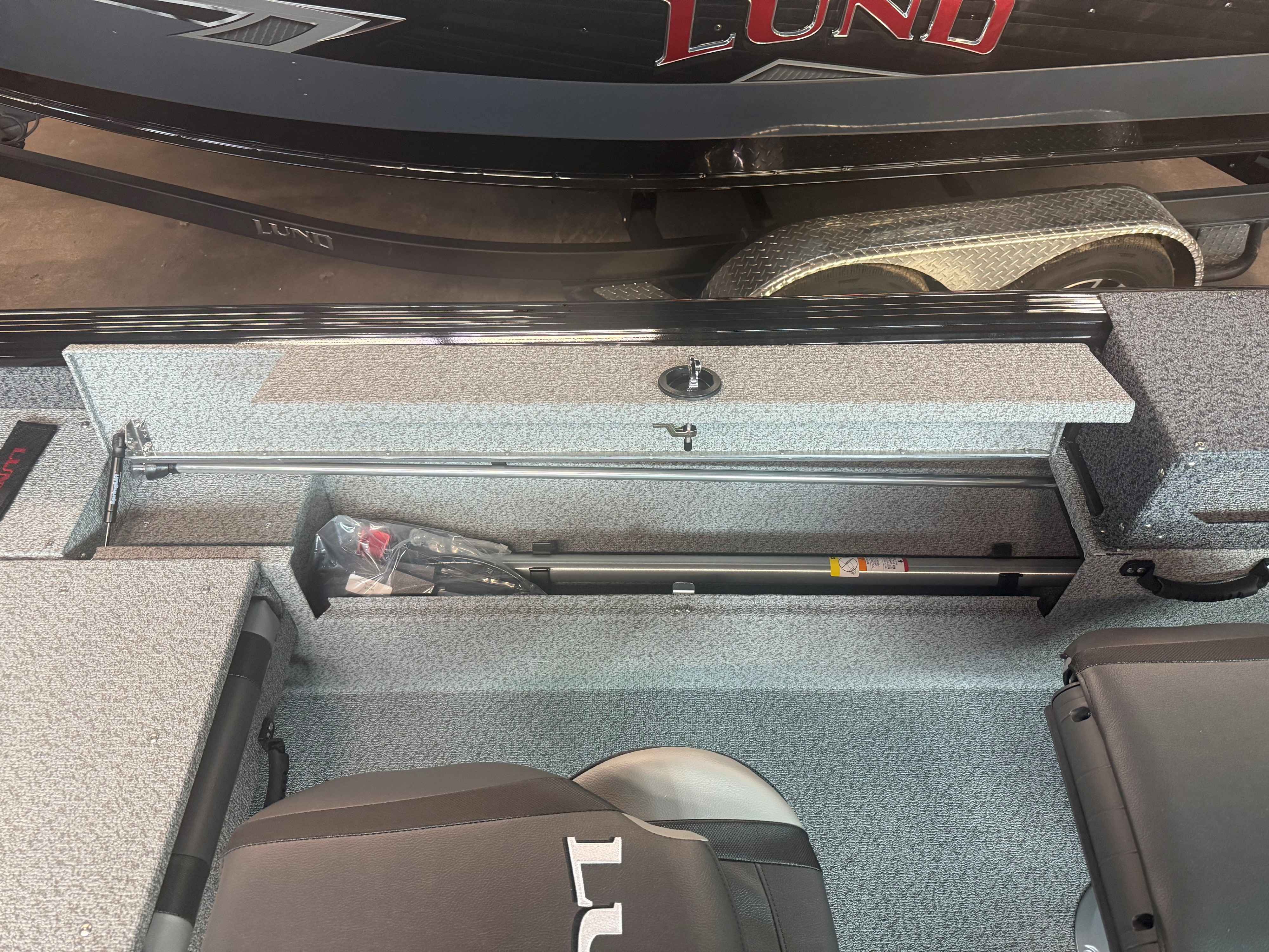 boat-carouselImage-image