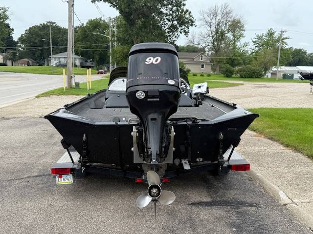 boat-carouselImage-image