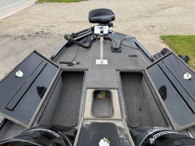 boat-carouselImage-image