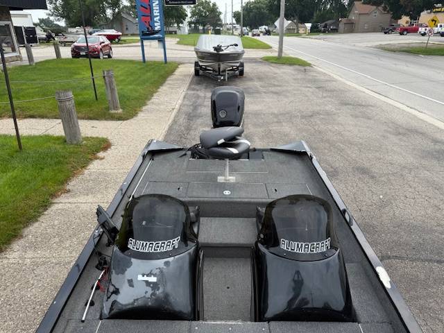 boat-carouselImage-image