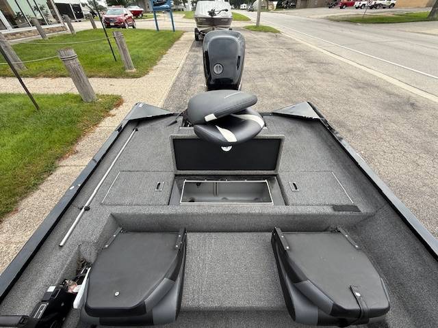 boat-carouselImage-image