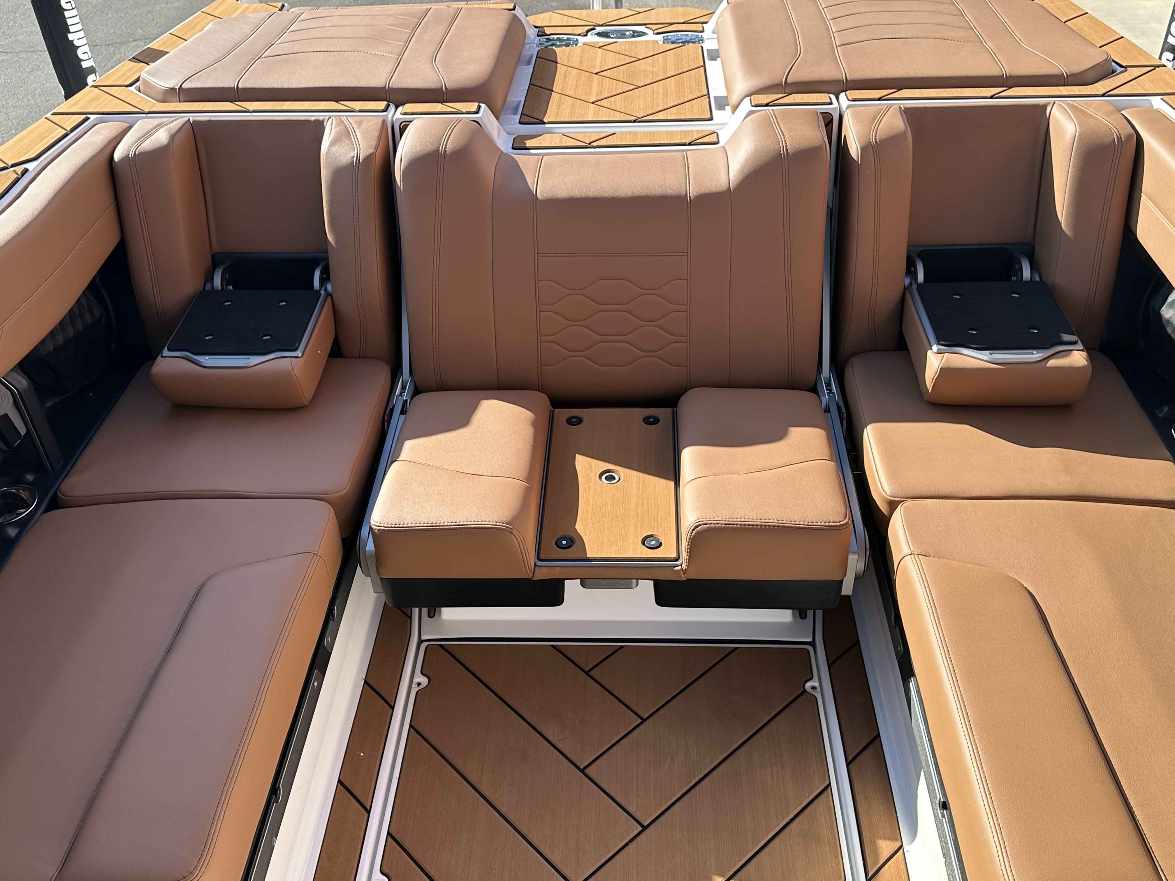 2026 Malibu 23 LSV-15