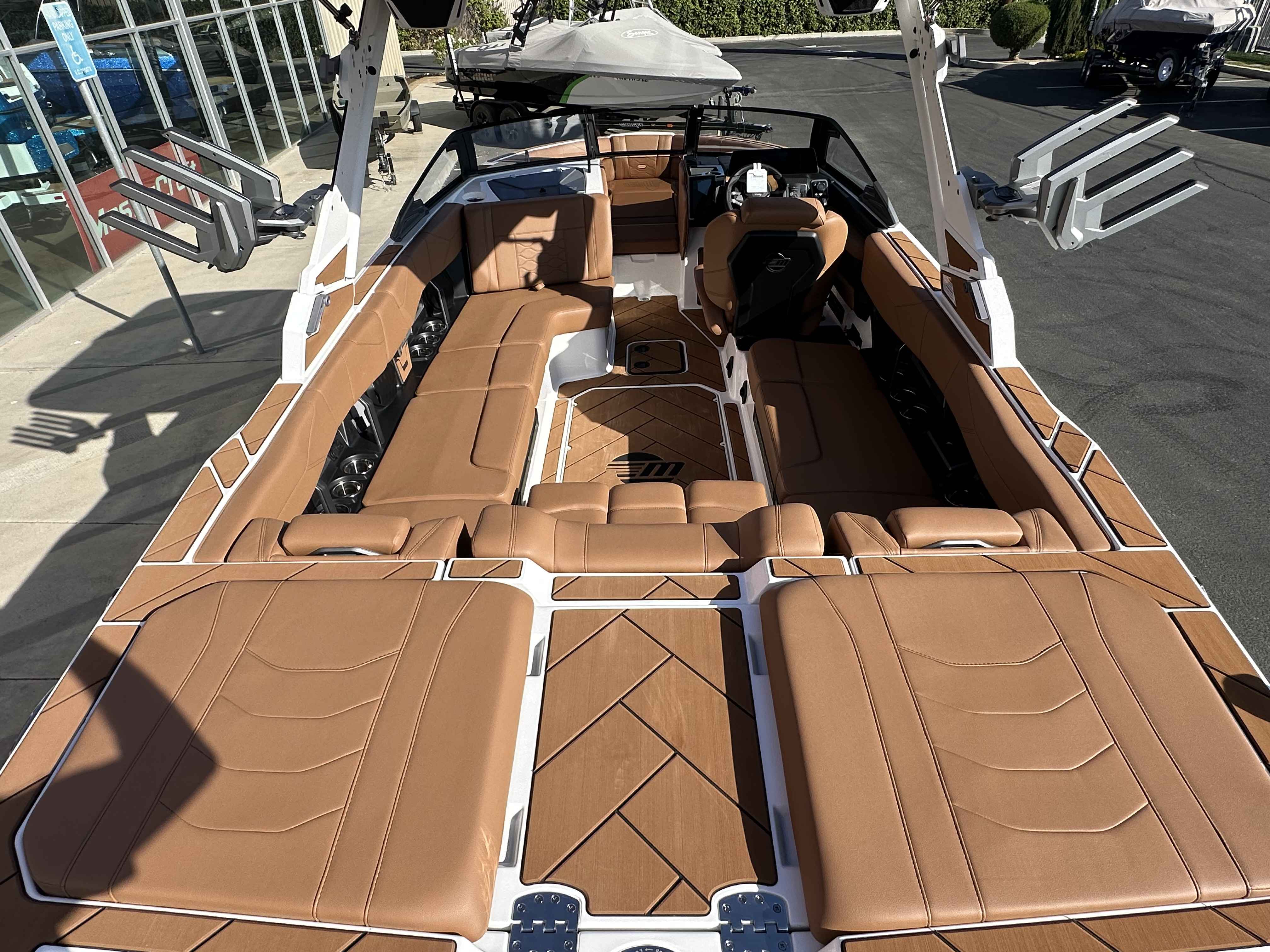 2026 Malibu 23 LSV-16