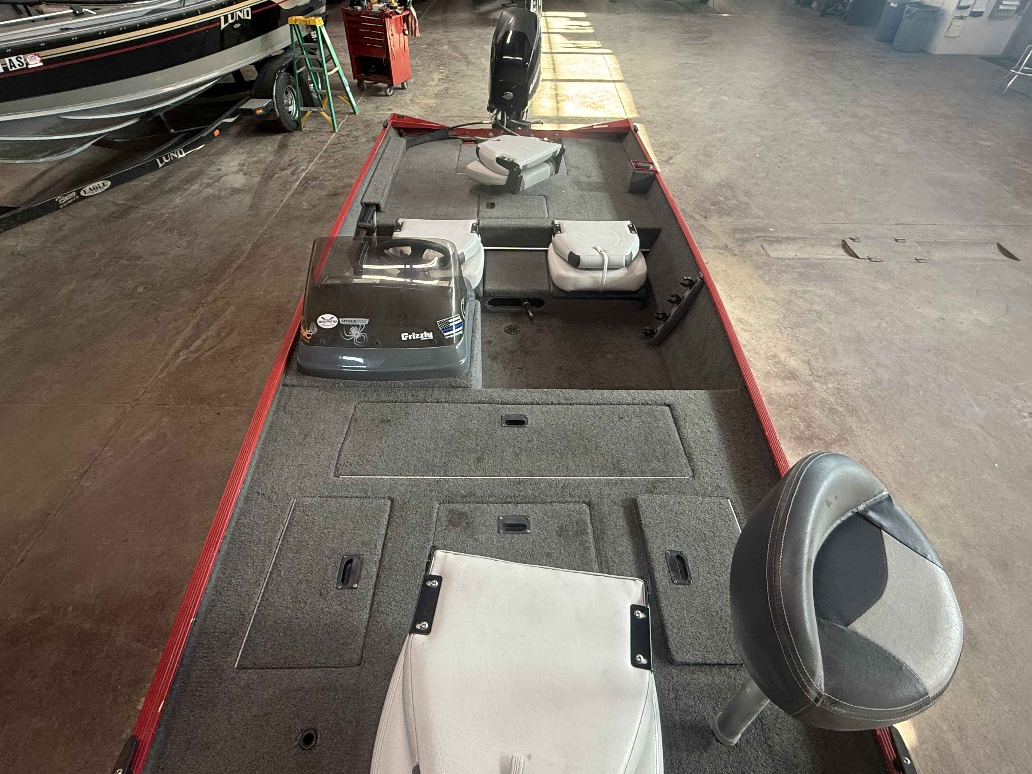 boat-carouselImage-image