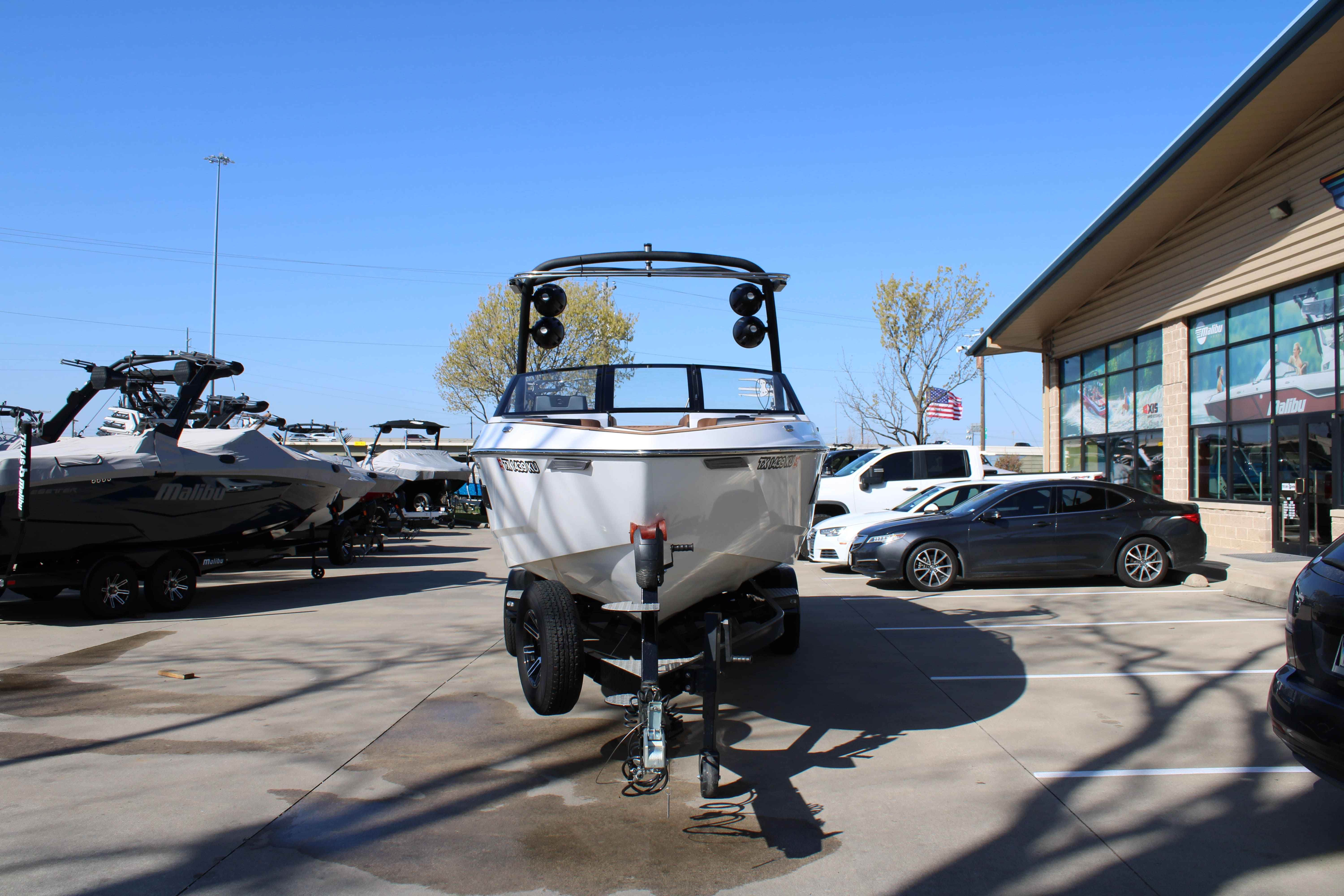 2023 Malibu Boats Wakesetter 25 LSV-3