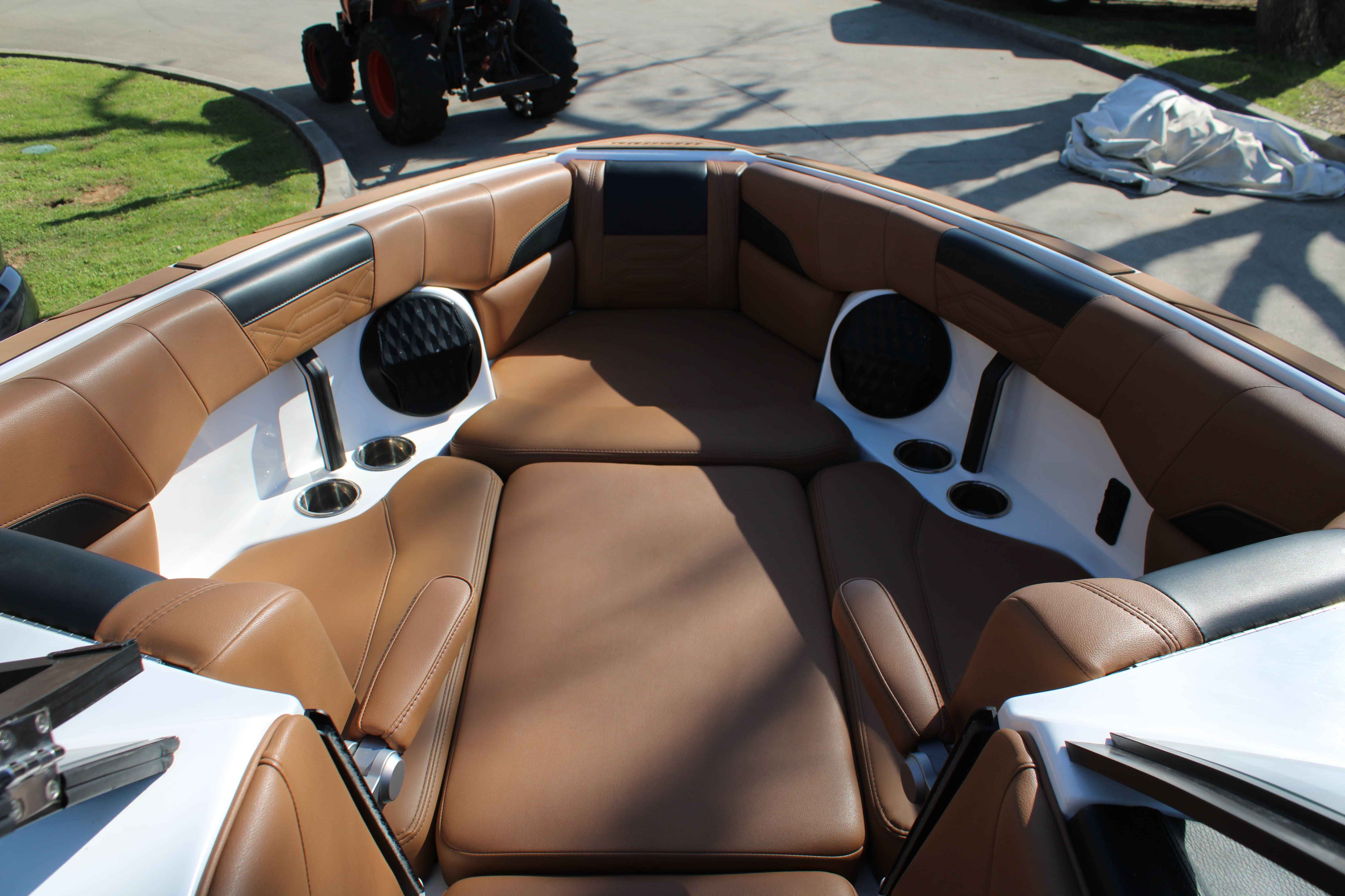 2023 Malibu Boats Wakesetter 25 LSV-14