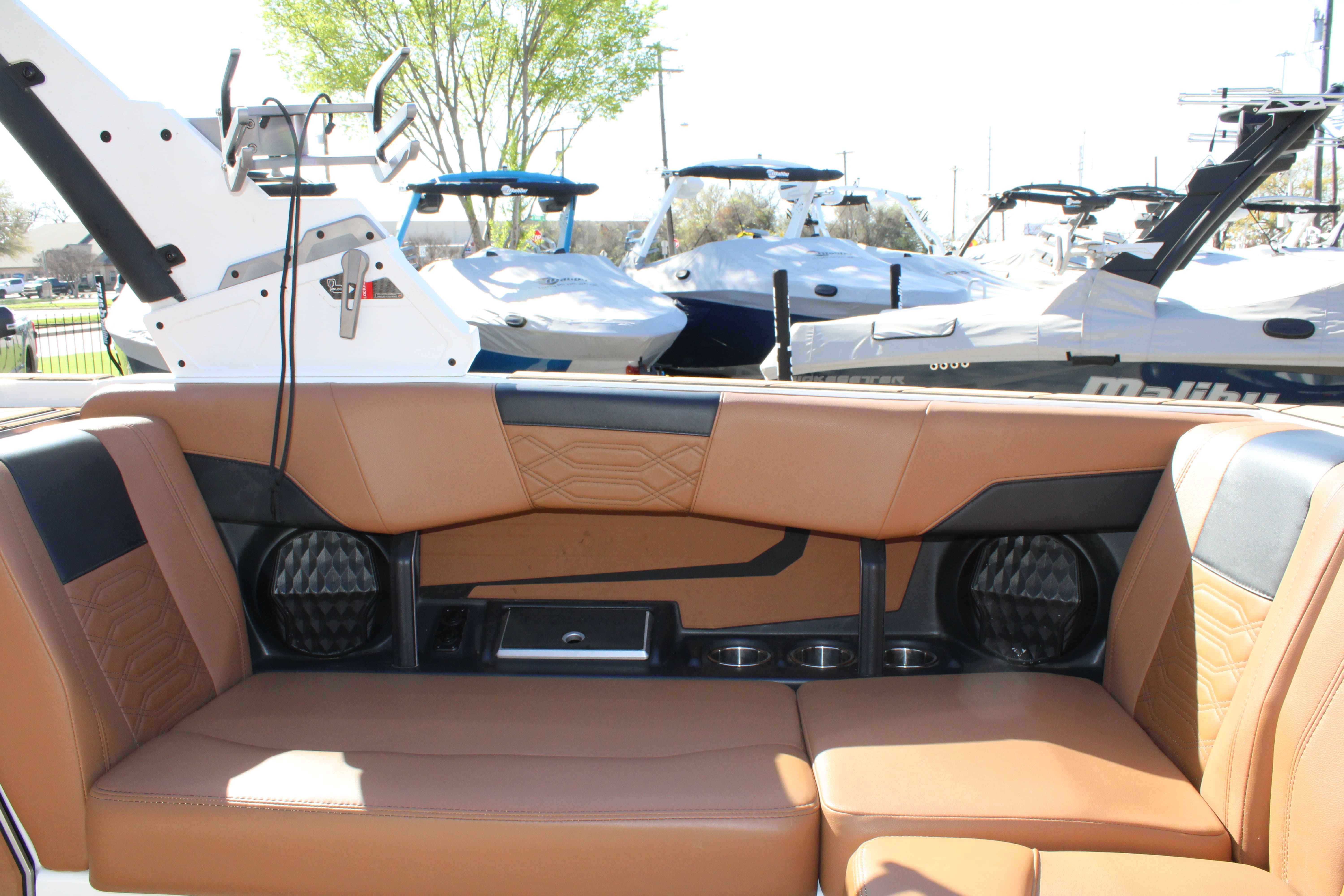 2023 Malibu Boats Wakesetter 25 LSV-18