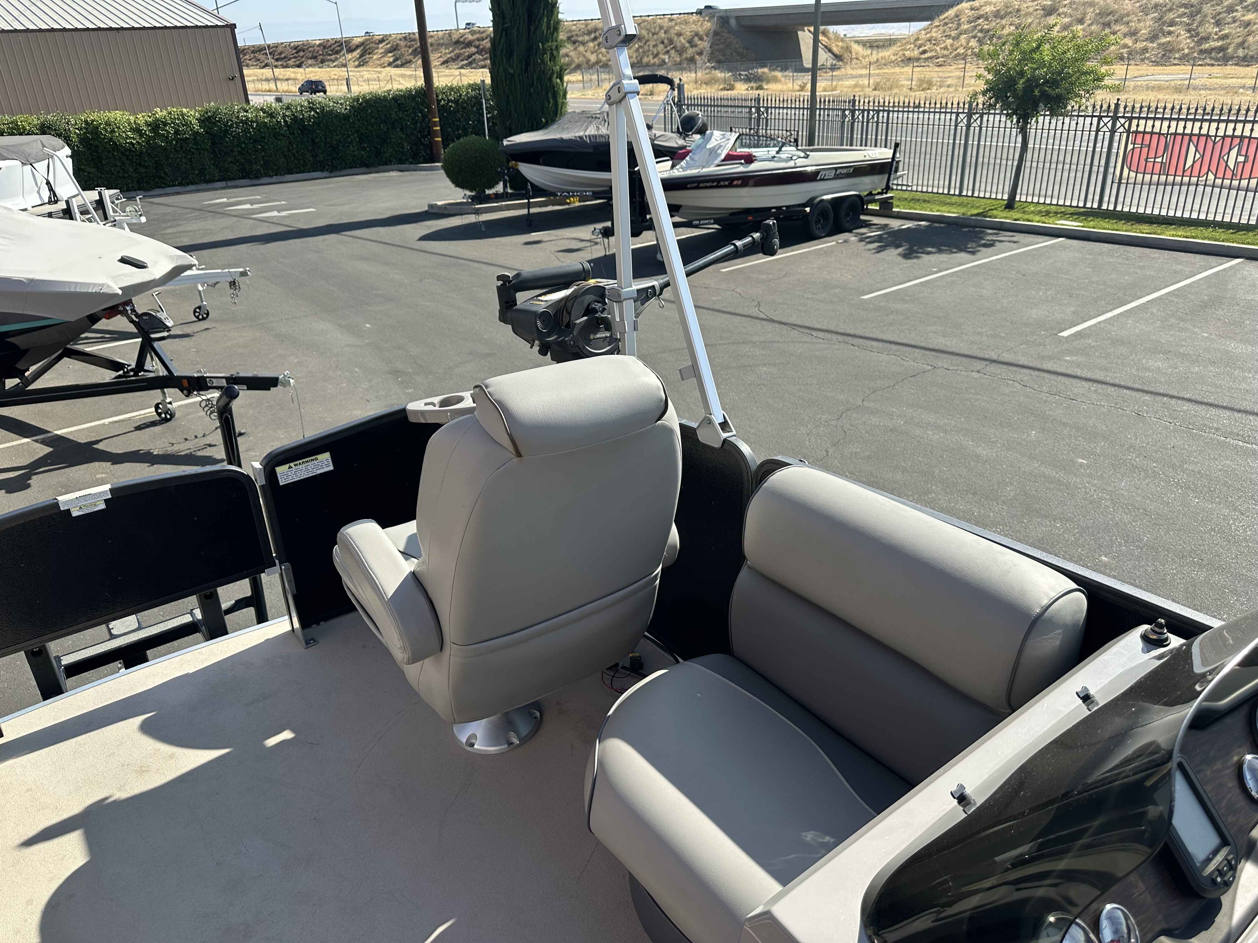 2014 Premier 221 EXPLORER-13