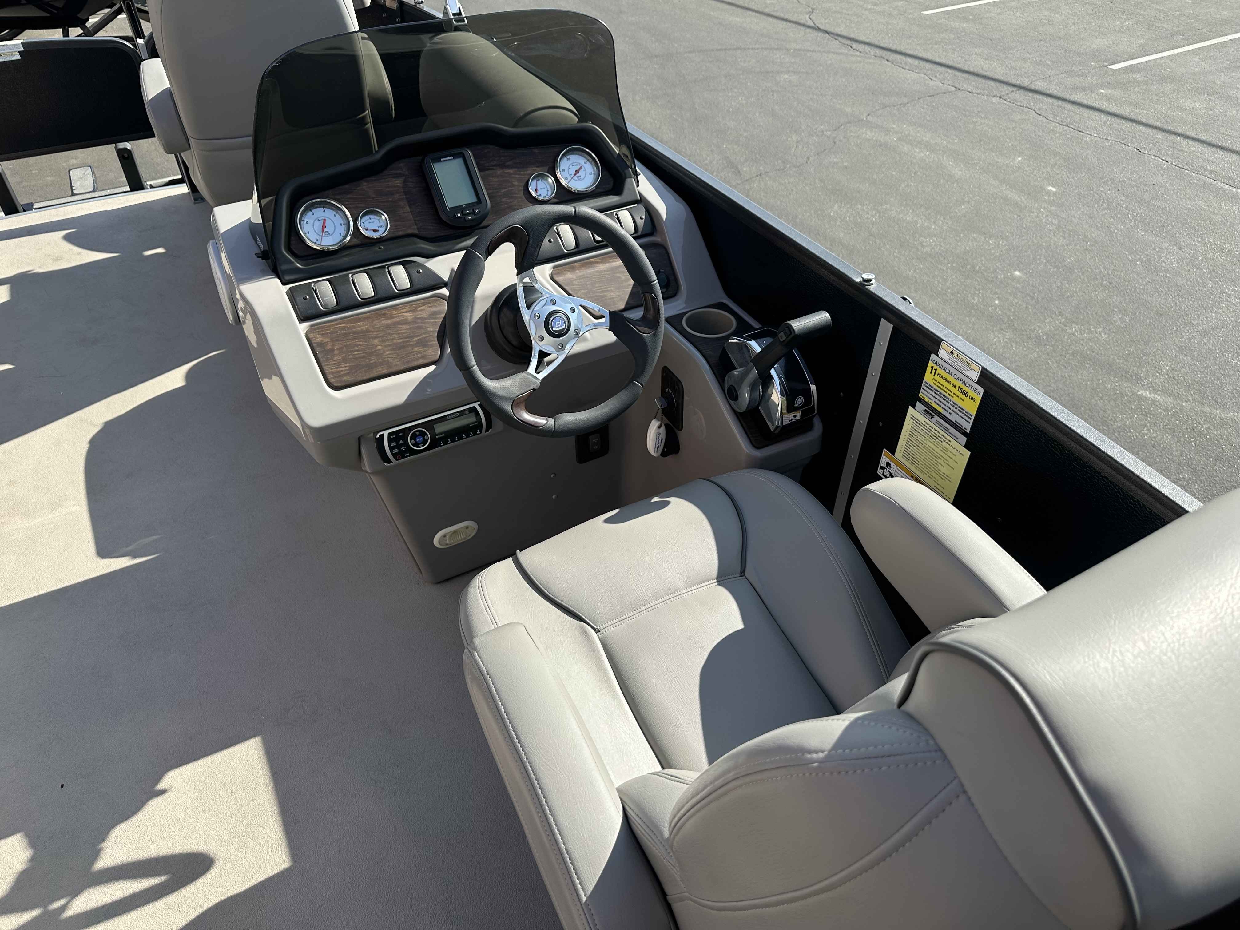 2014 Premier 221 EXPLORER-12