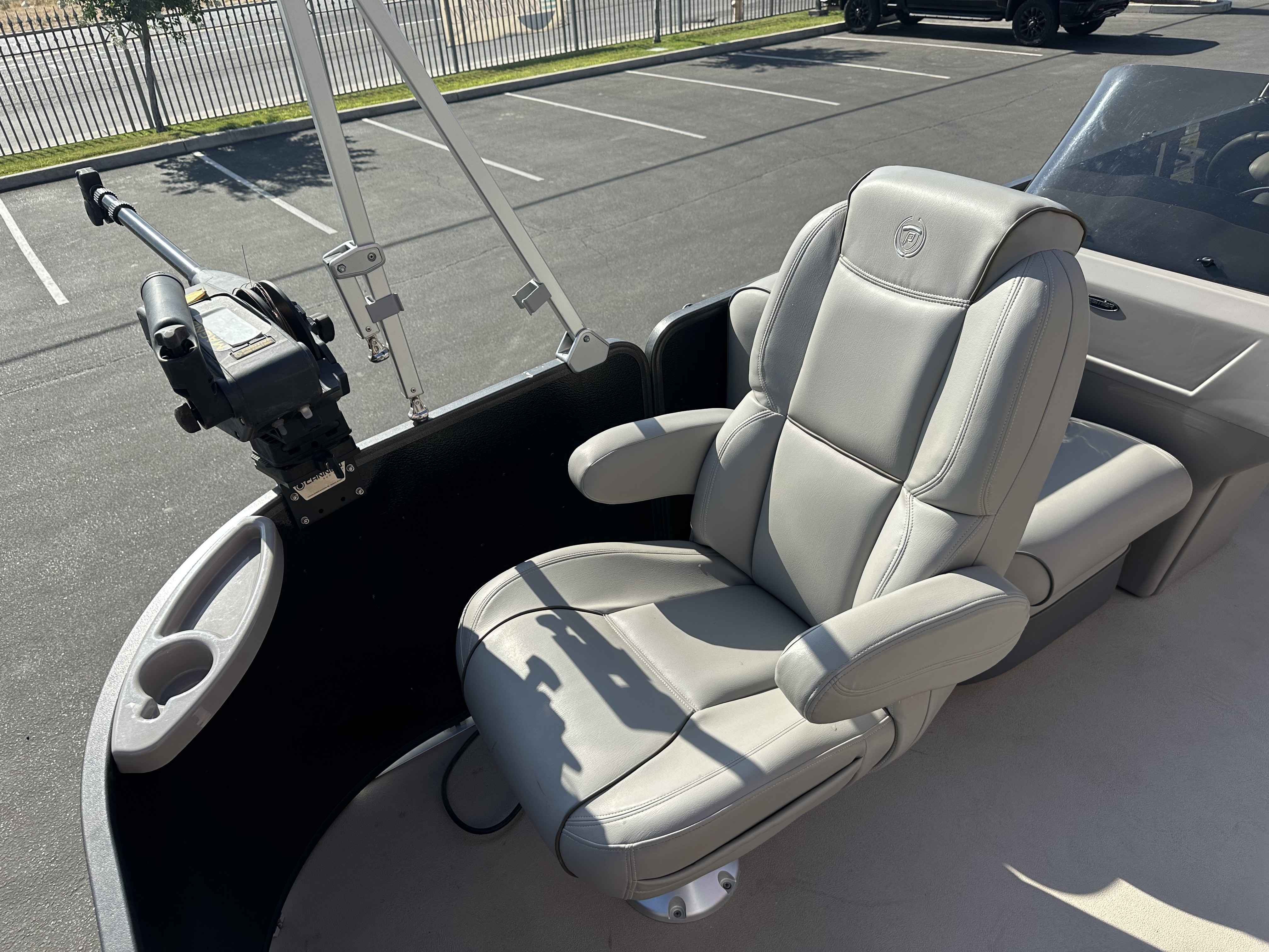 2014 Premier 221 EXPLORER-15
