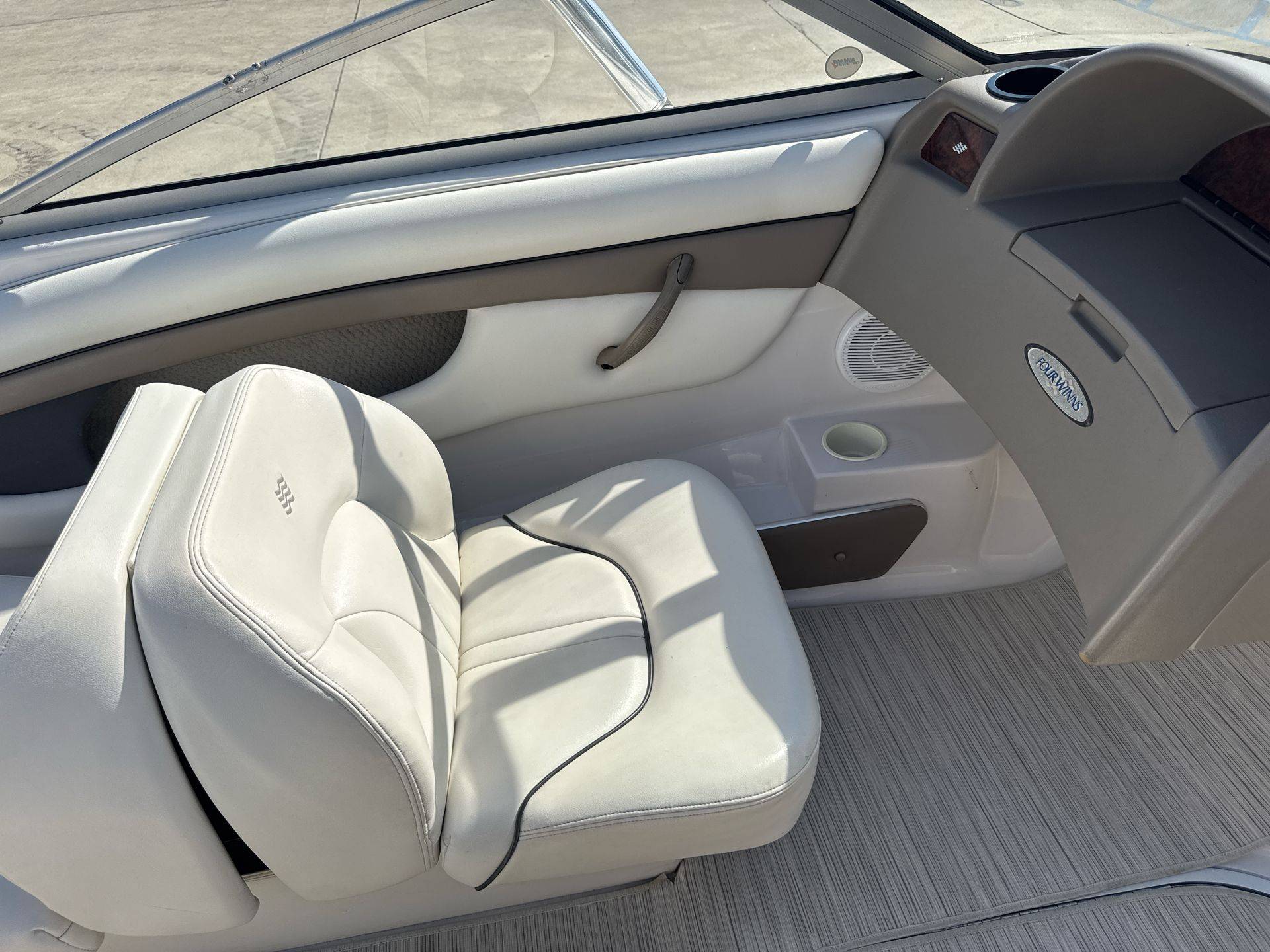 2004 Four winns Horizon 190-17