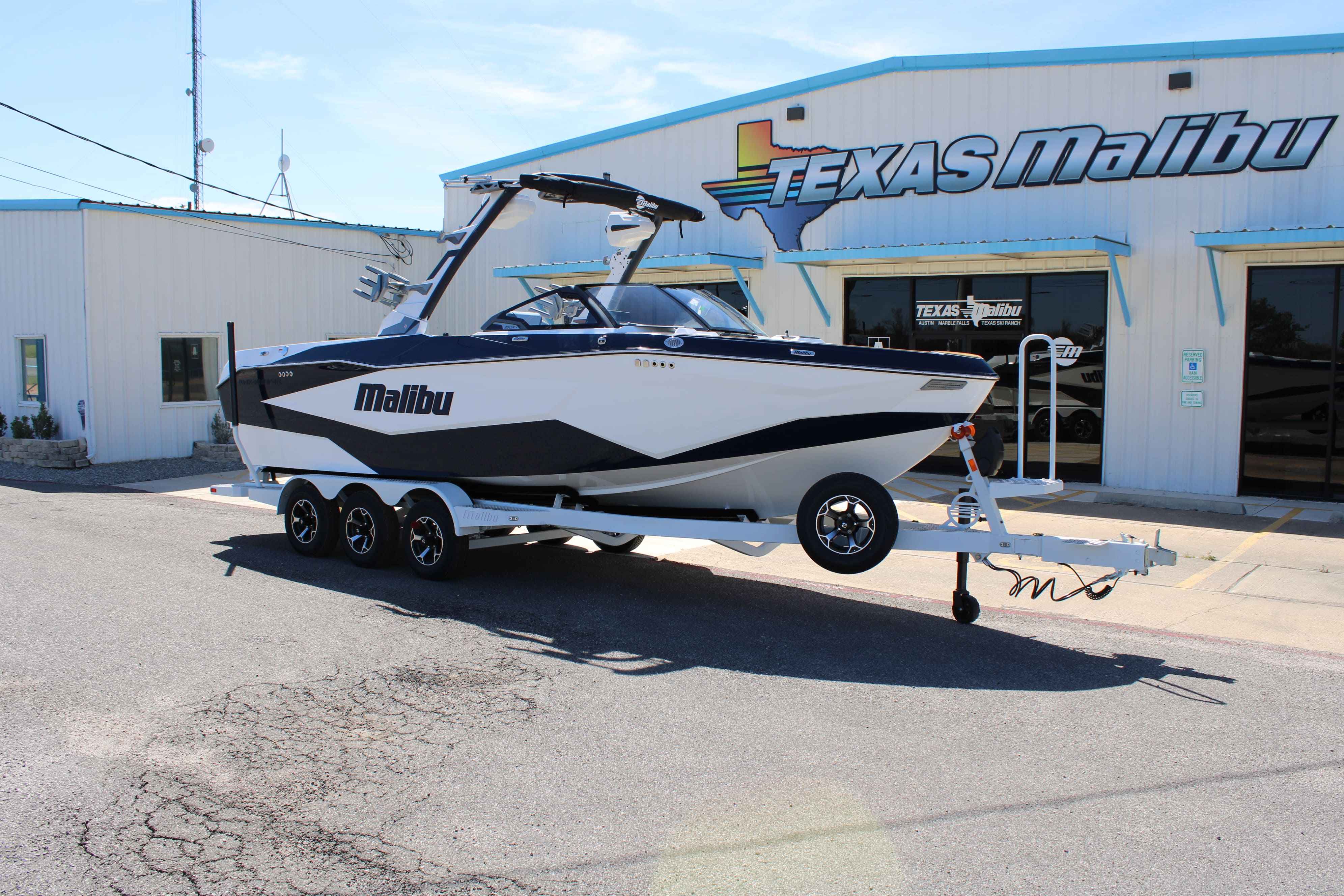 2026 Malibu Boats Wakesetter 25 LSV-2