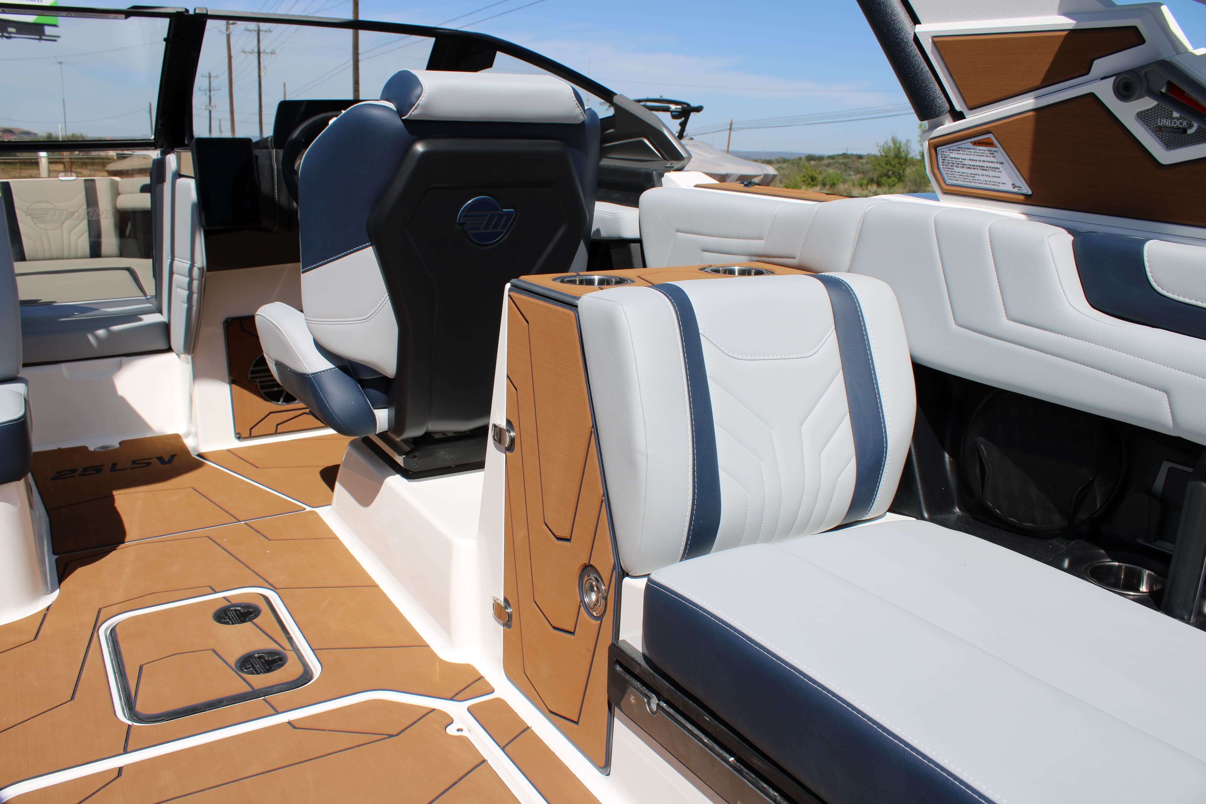 2026 Malibu Boats Wakesetter 25 LSV-14