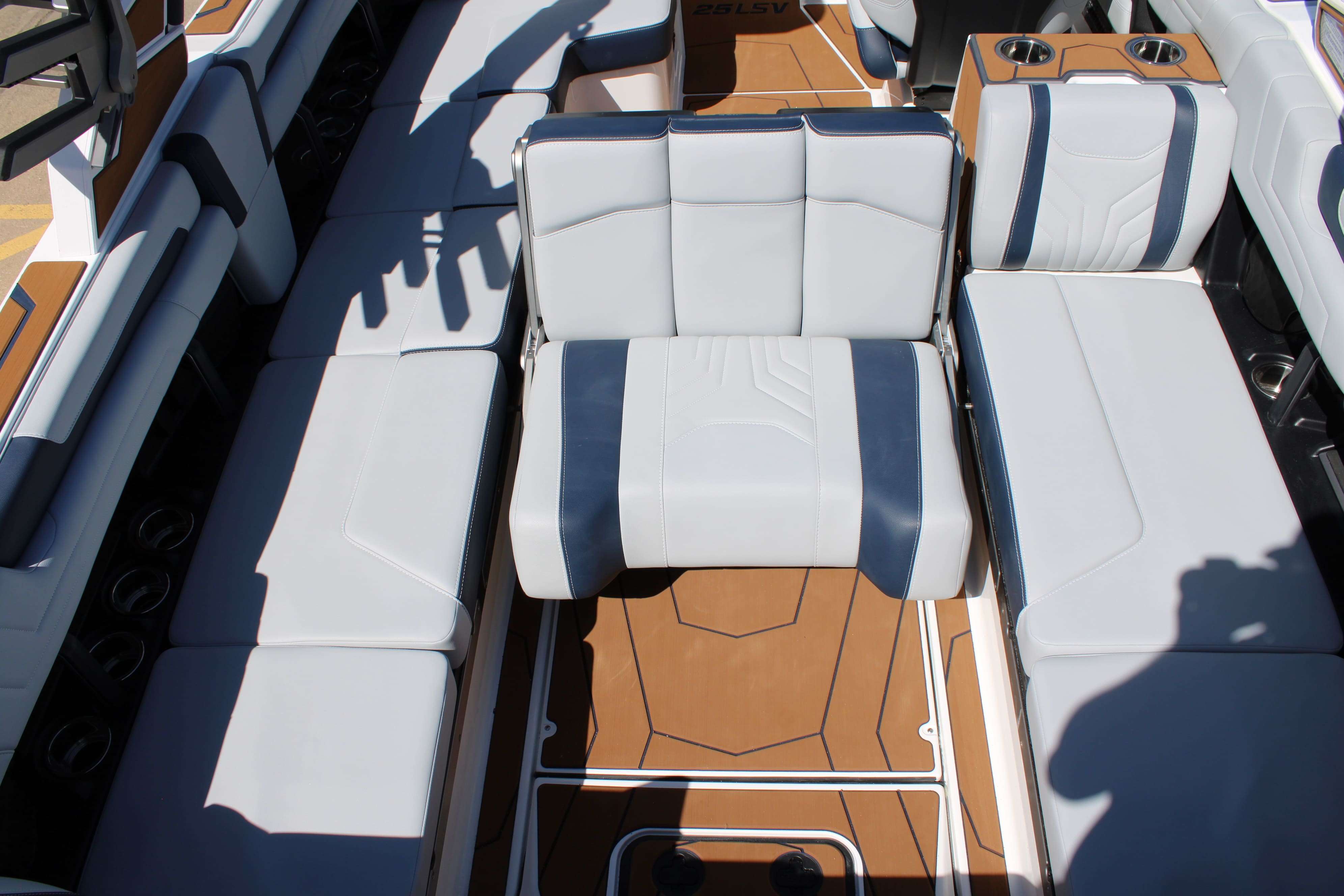 2026 Malibu Boats Wakesetter 25 LSV-20