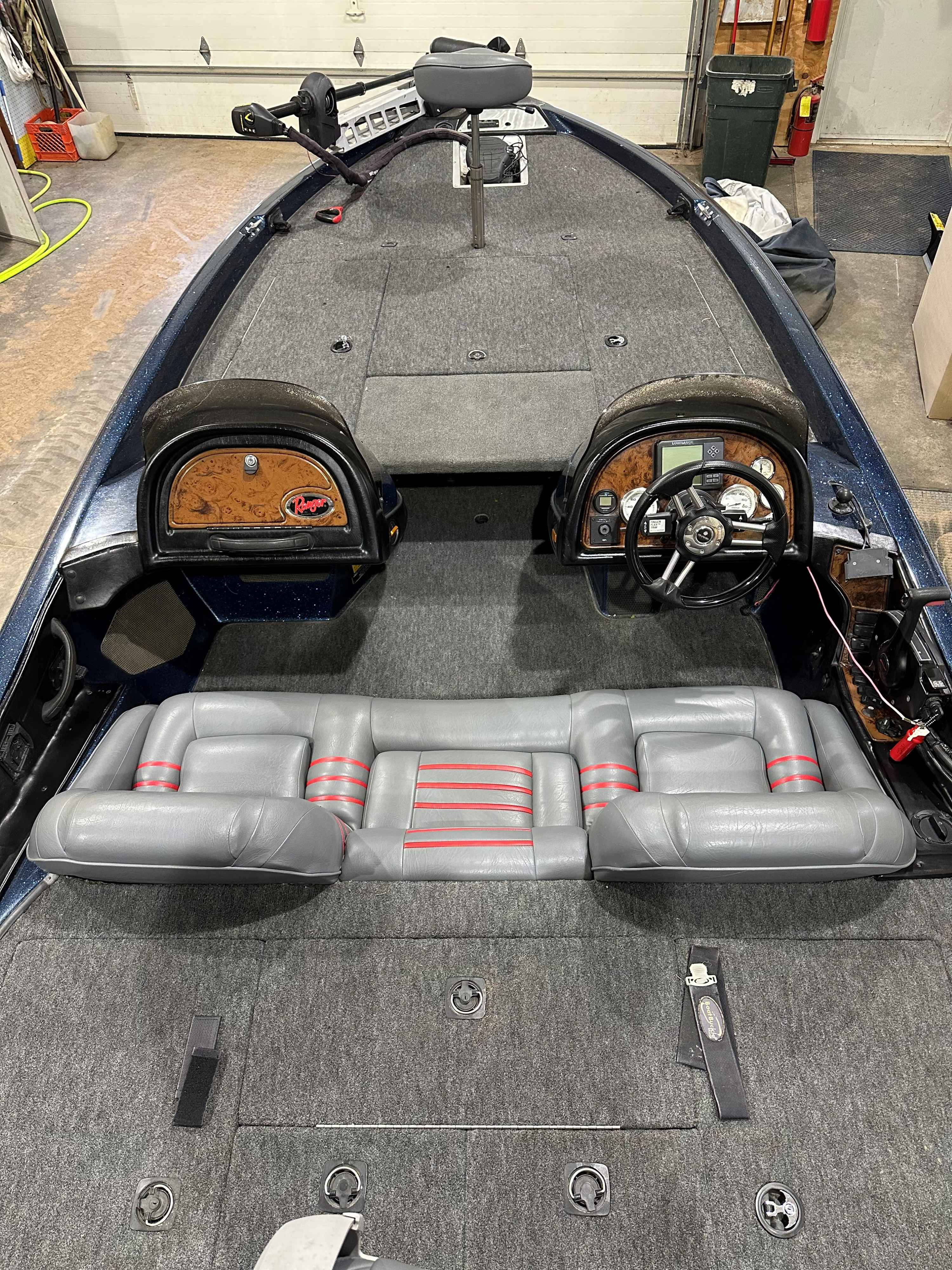 boat-carouselImage-image