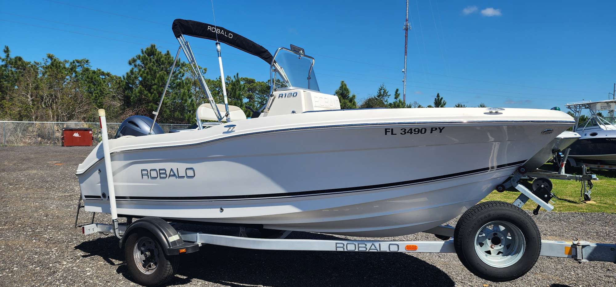 2015 Robalo R180