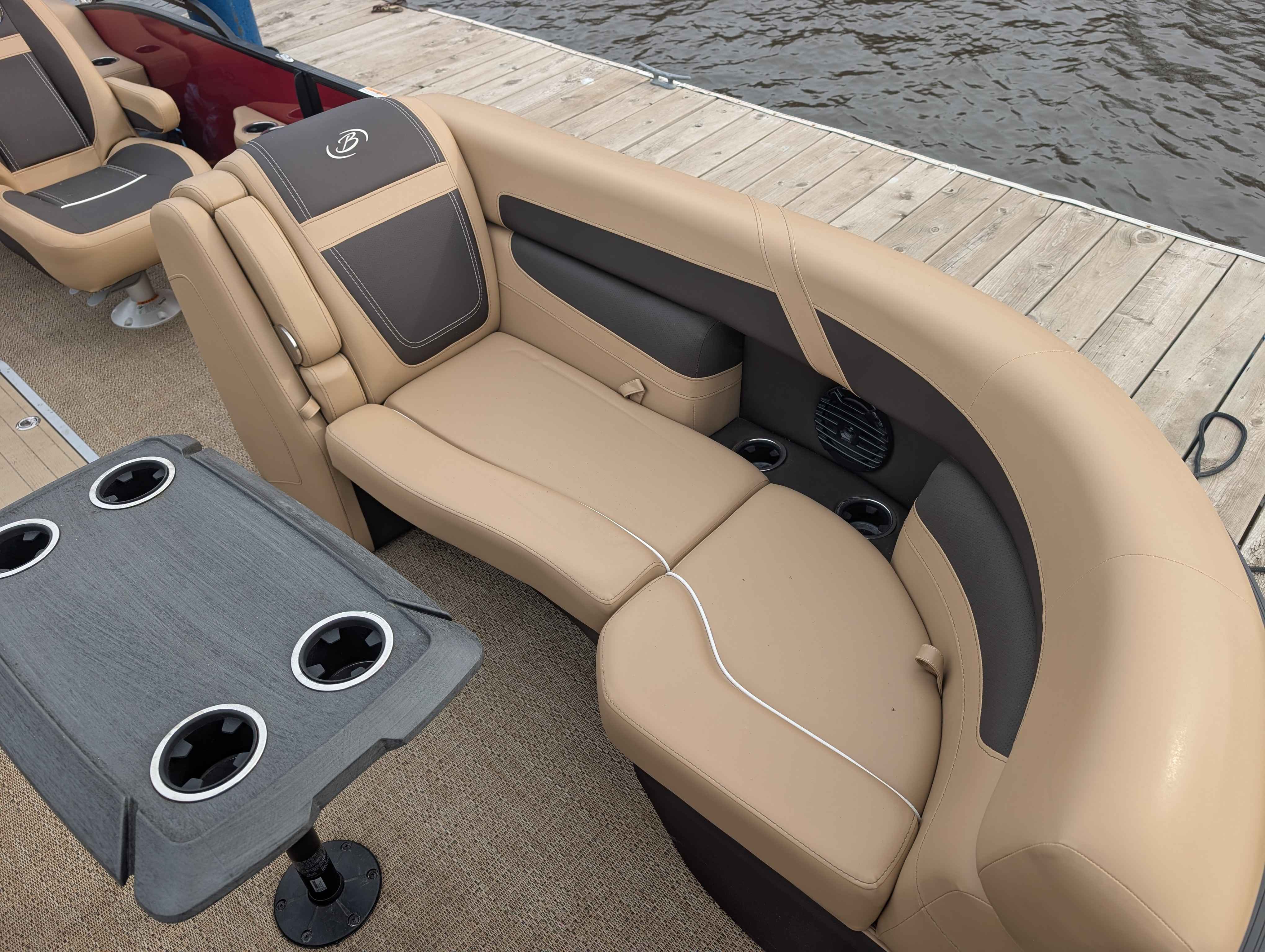 boat-carouselImage-image