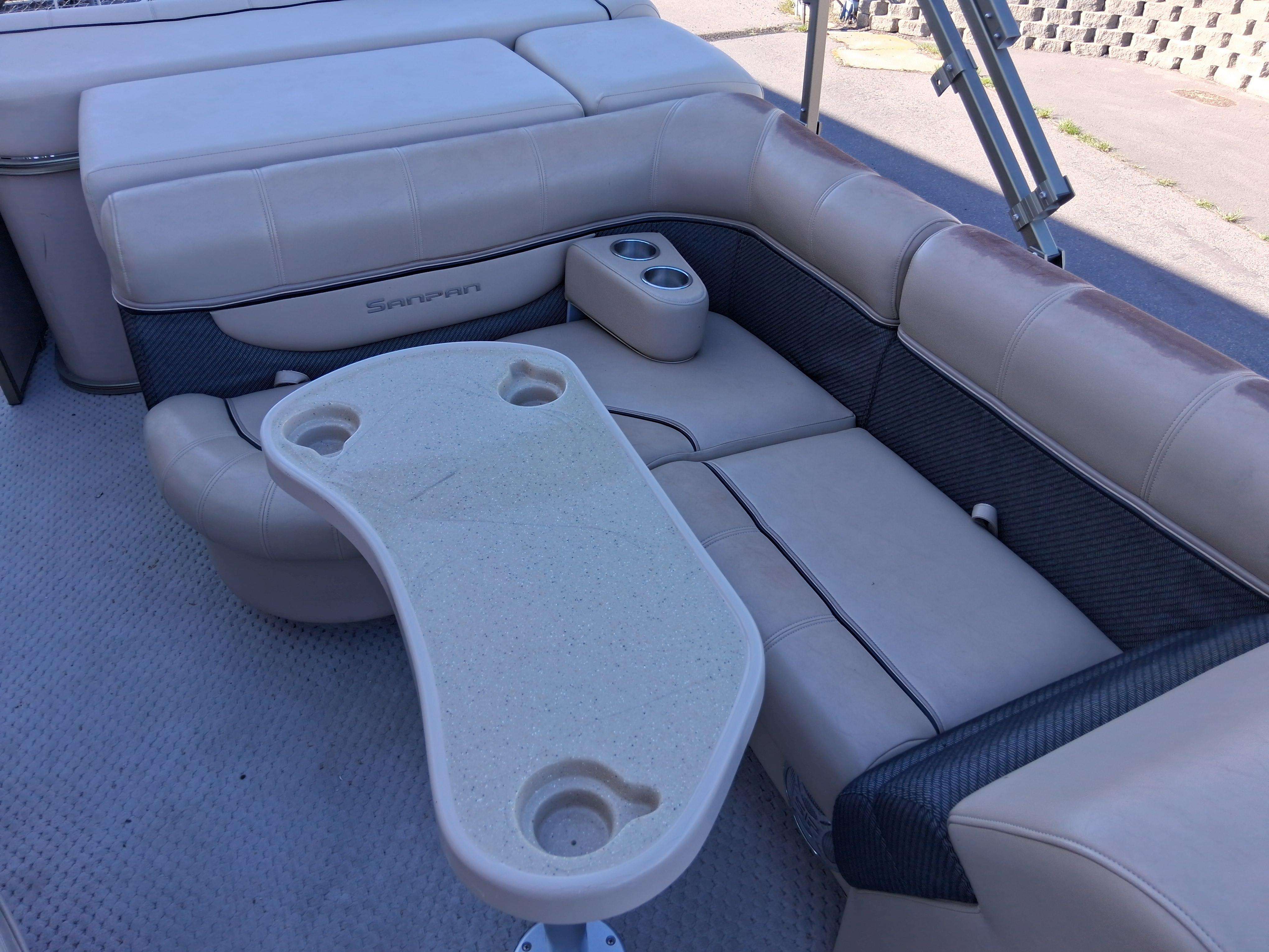   2007 SanPan 2500 RE-11