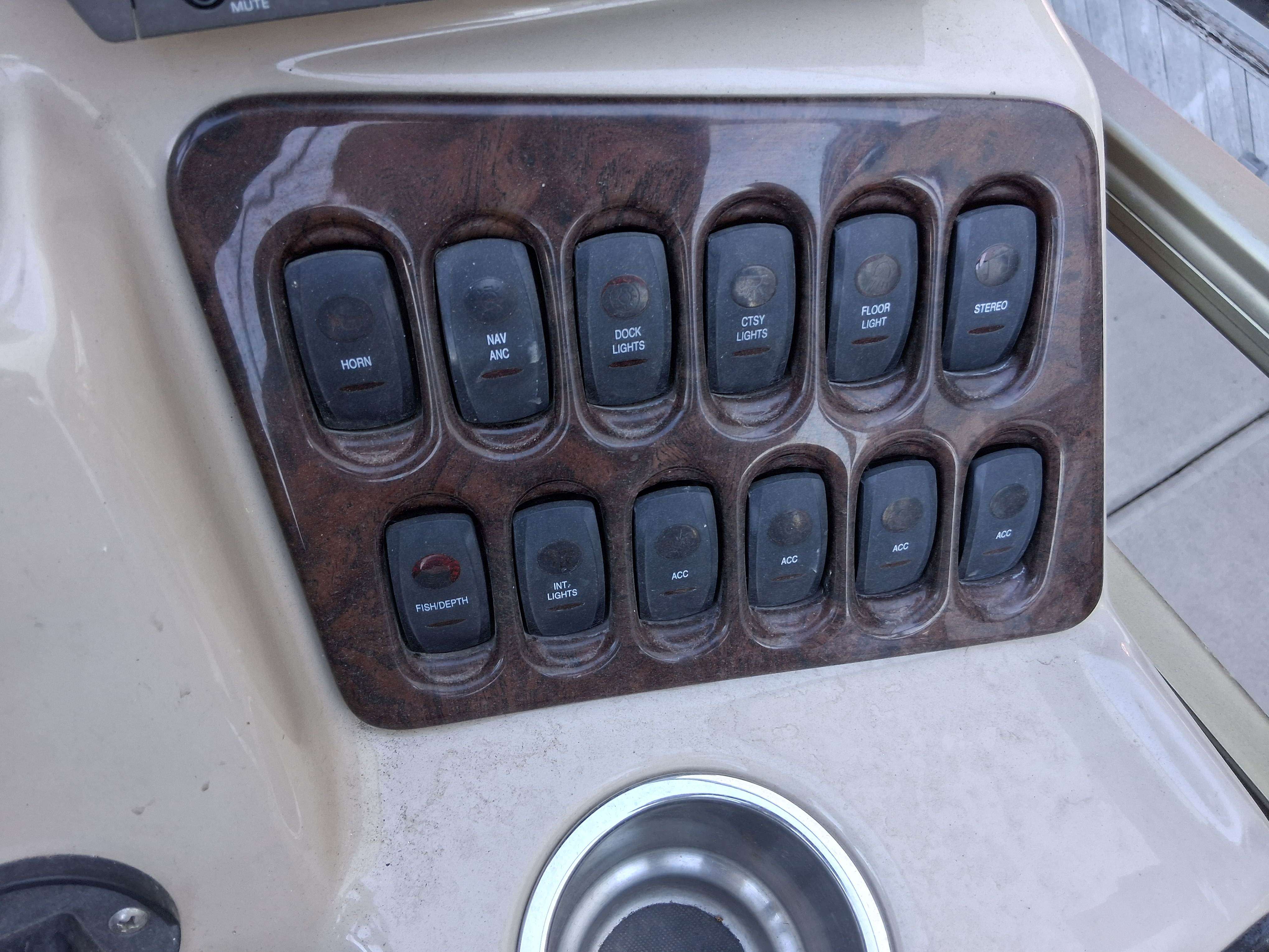   2007 SanPan 2500 RE-14