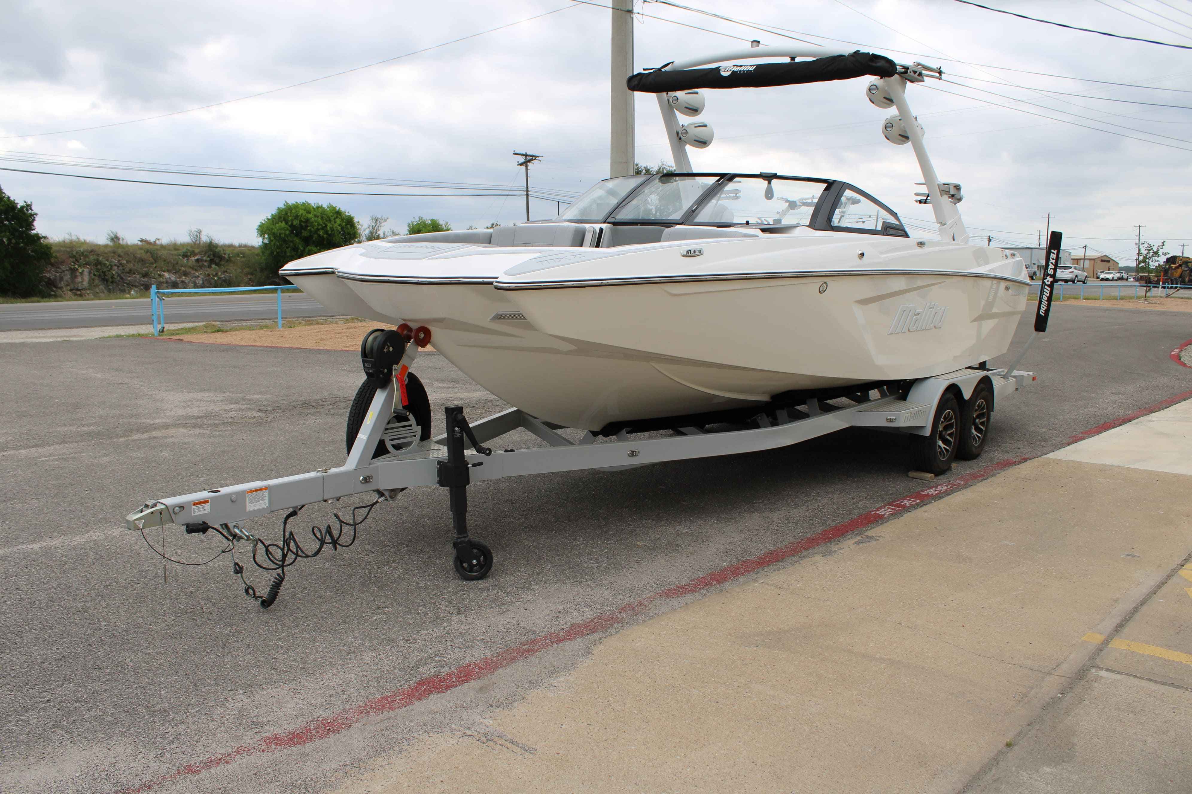 2022 Malibu Boats Wakesetter 24 MXZ-4