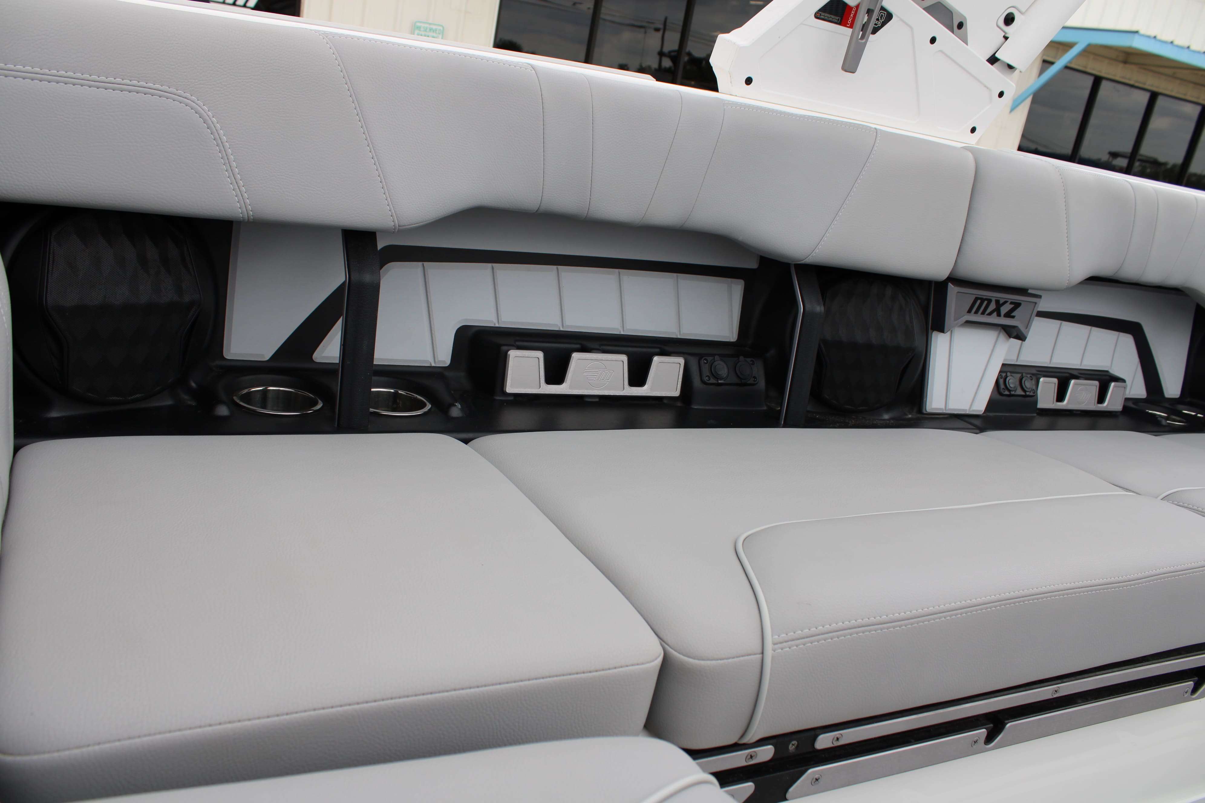 2022 Malibu Boats Wakesetter 24 MXZ-12