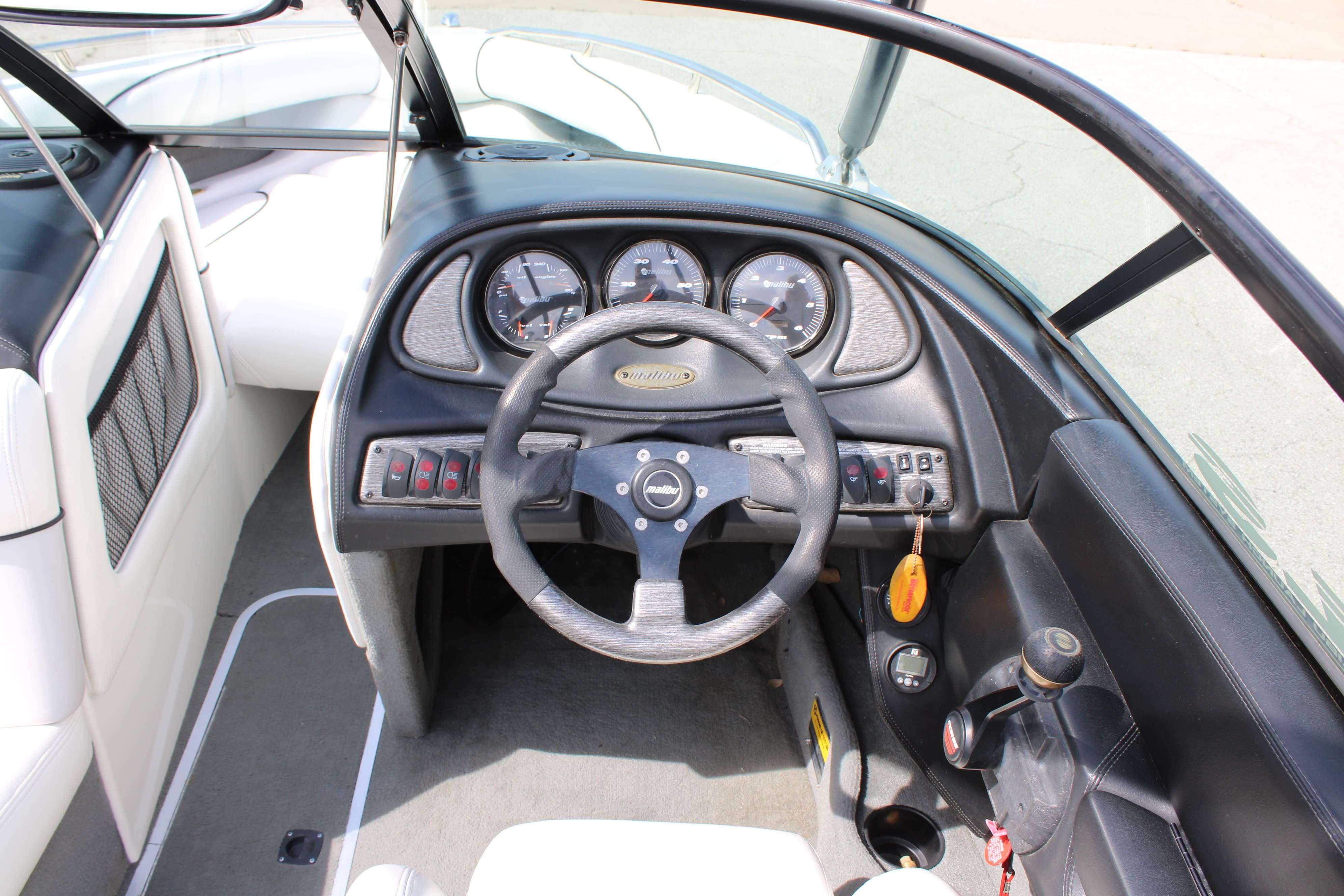 2002 Malibu Boats Wakesetter 21 VLX-14