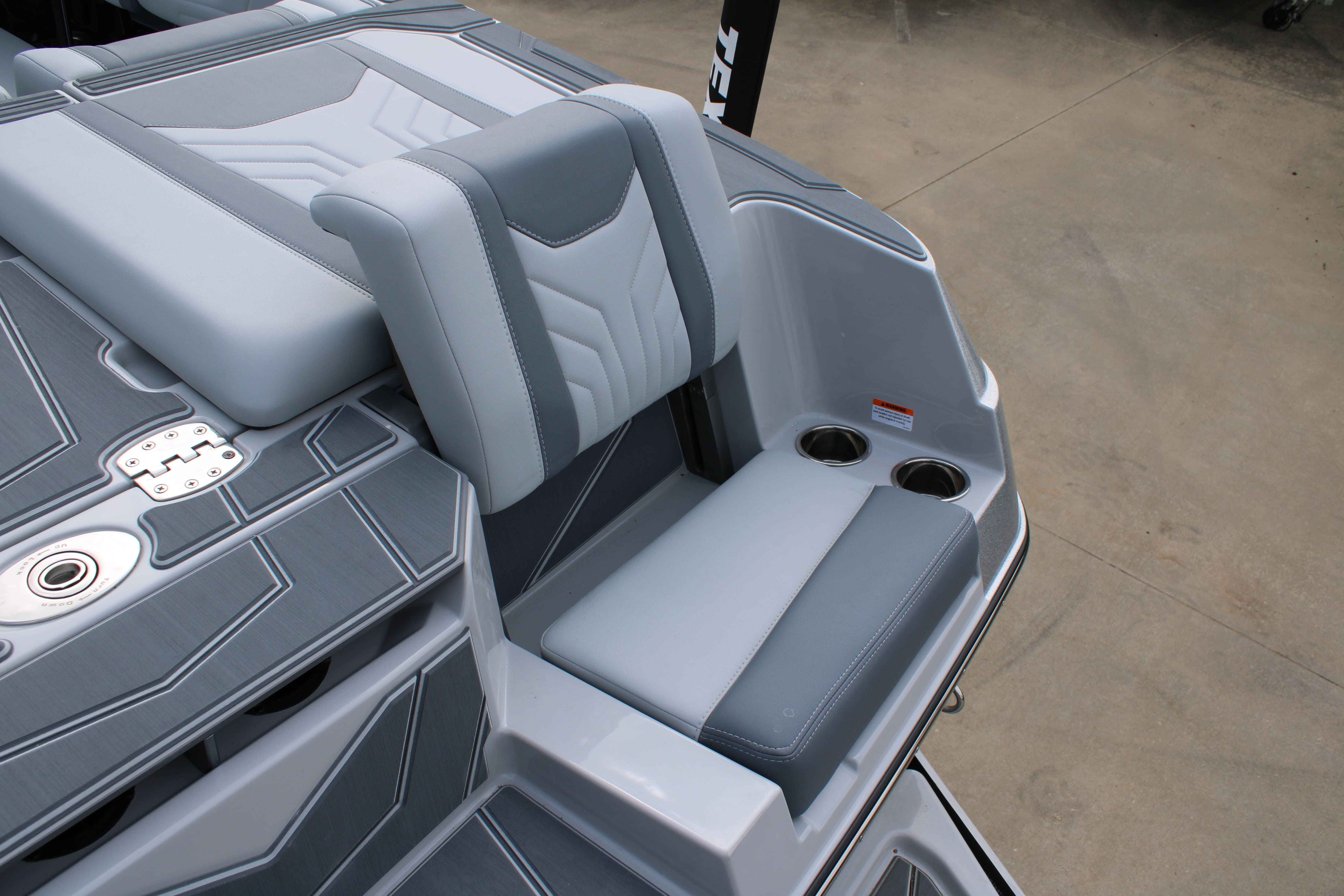 2026 Malibu Boats Wakesetter 25 LSV-8