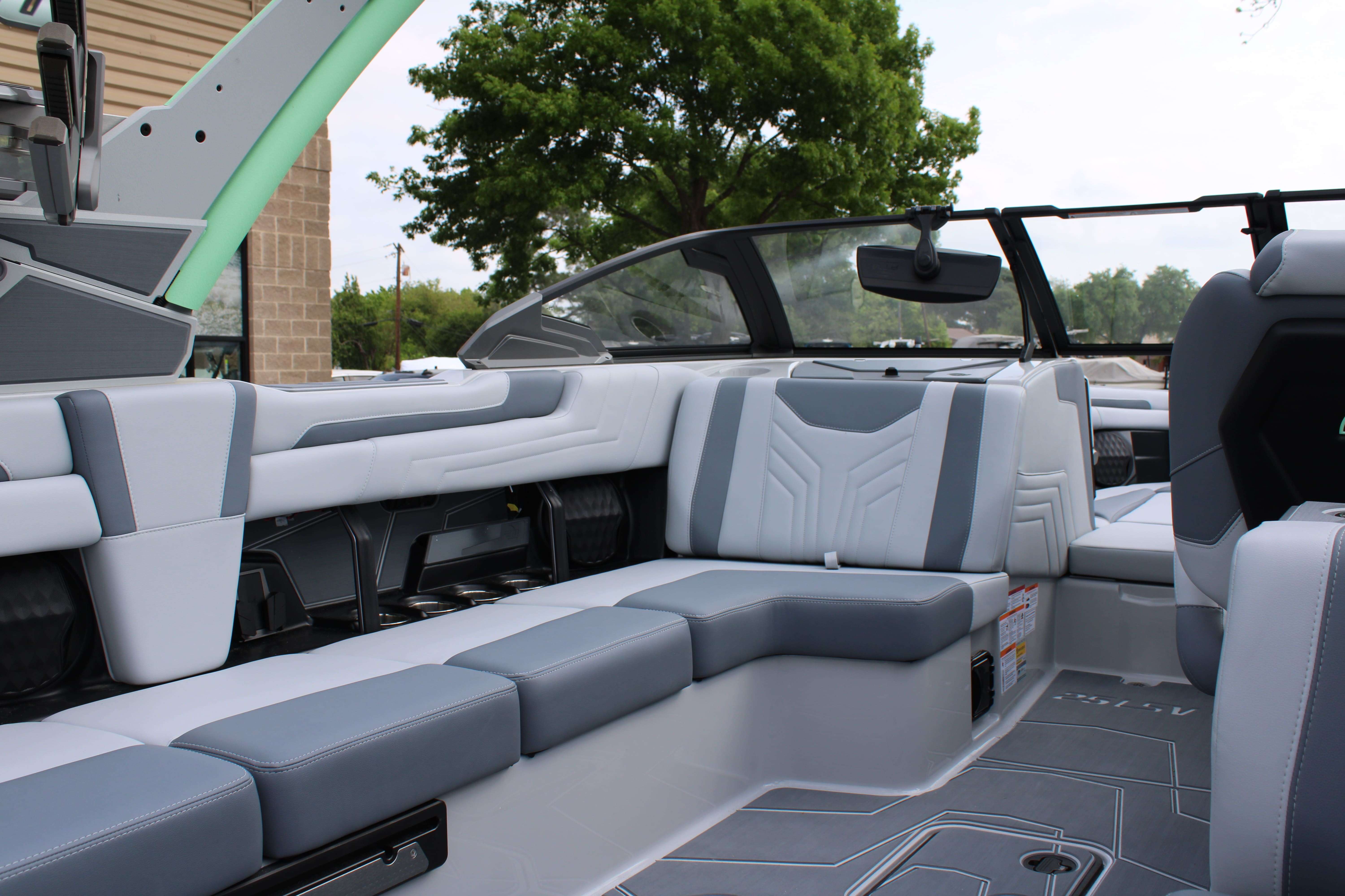 2026 Malibu Boats Wakesetter 25 LSV-10