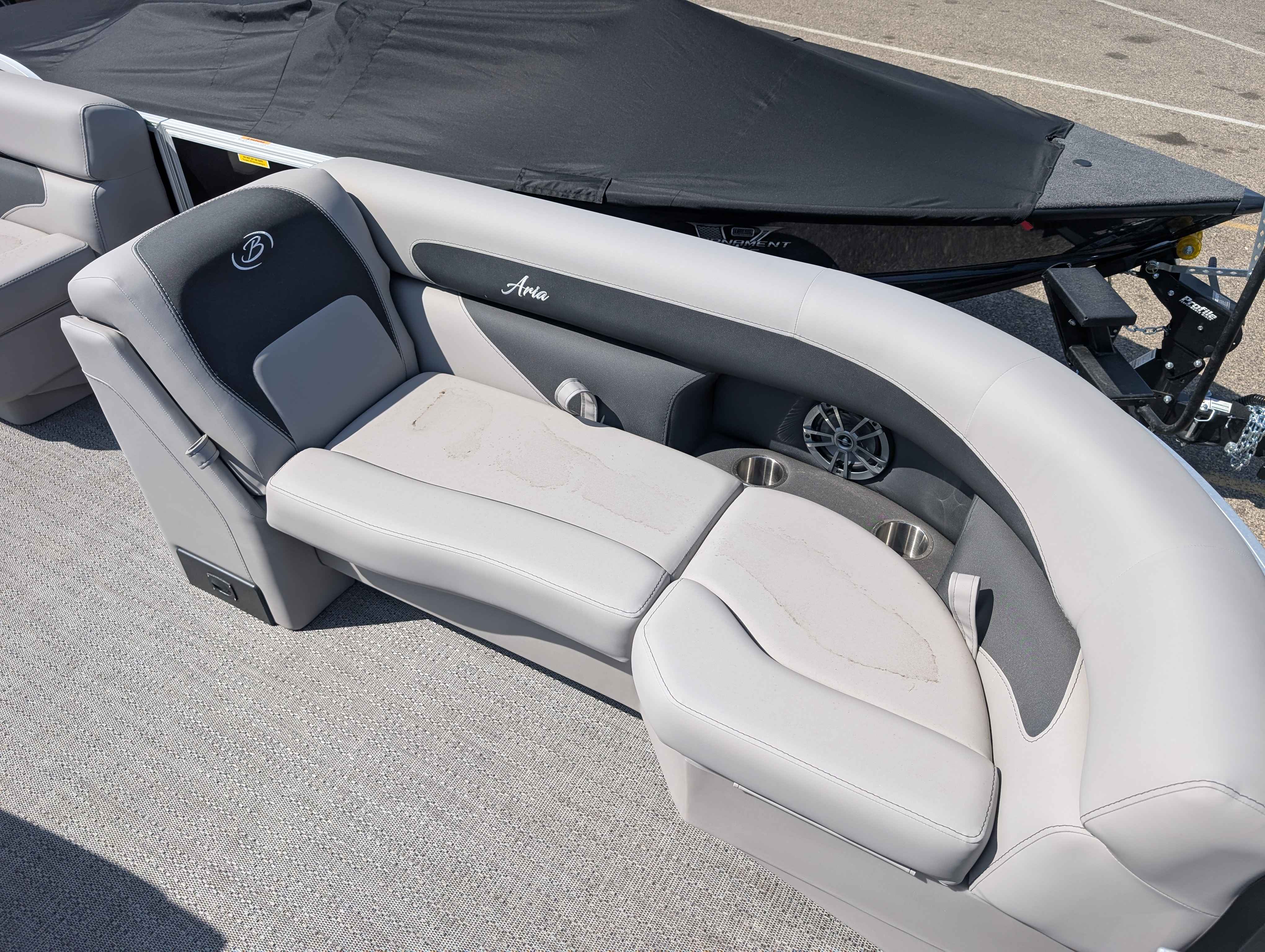 boat-carouselImage-image