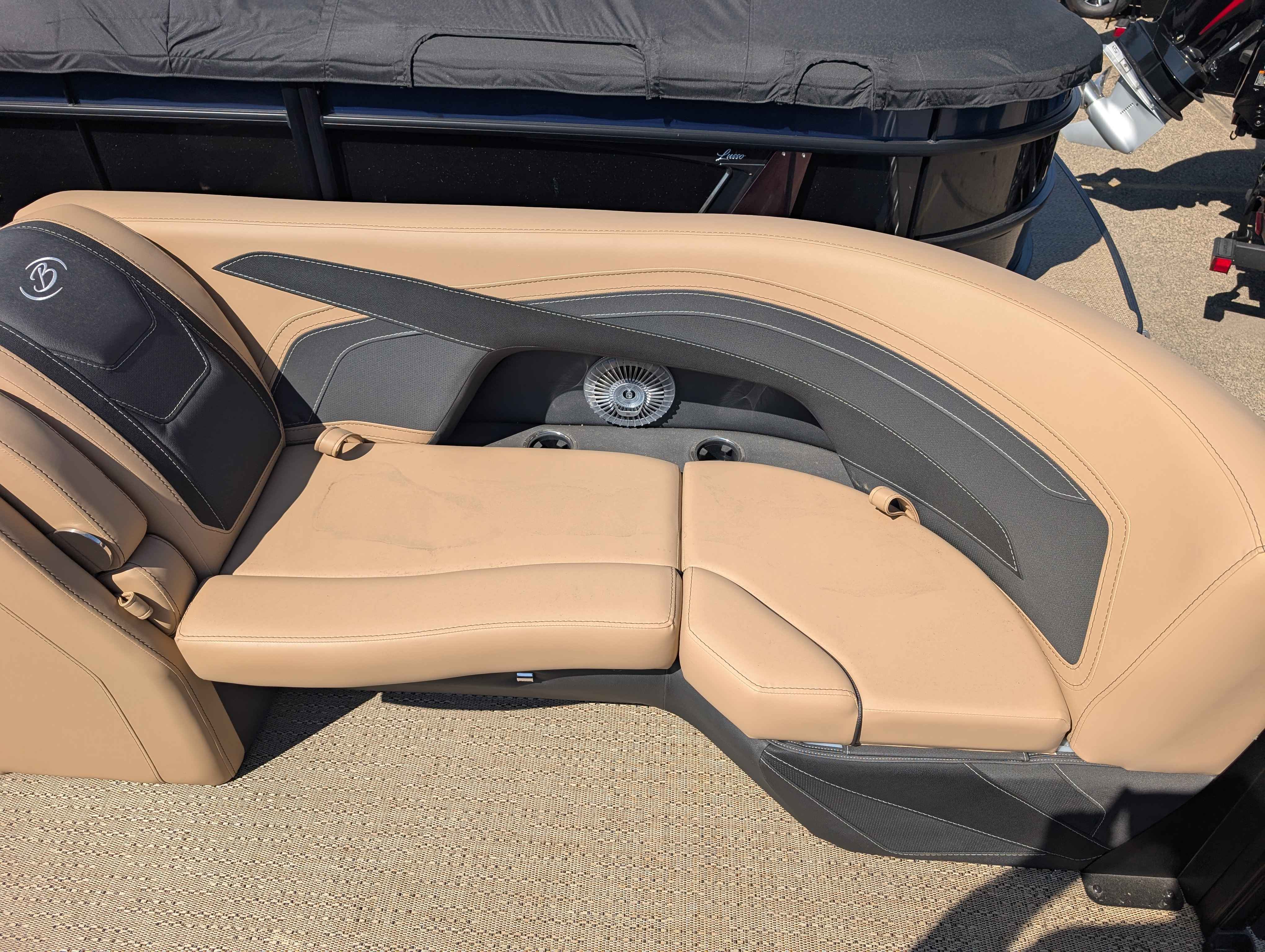 boat-carouselImage-image