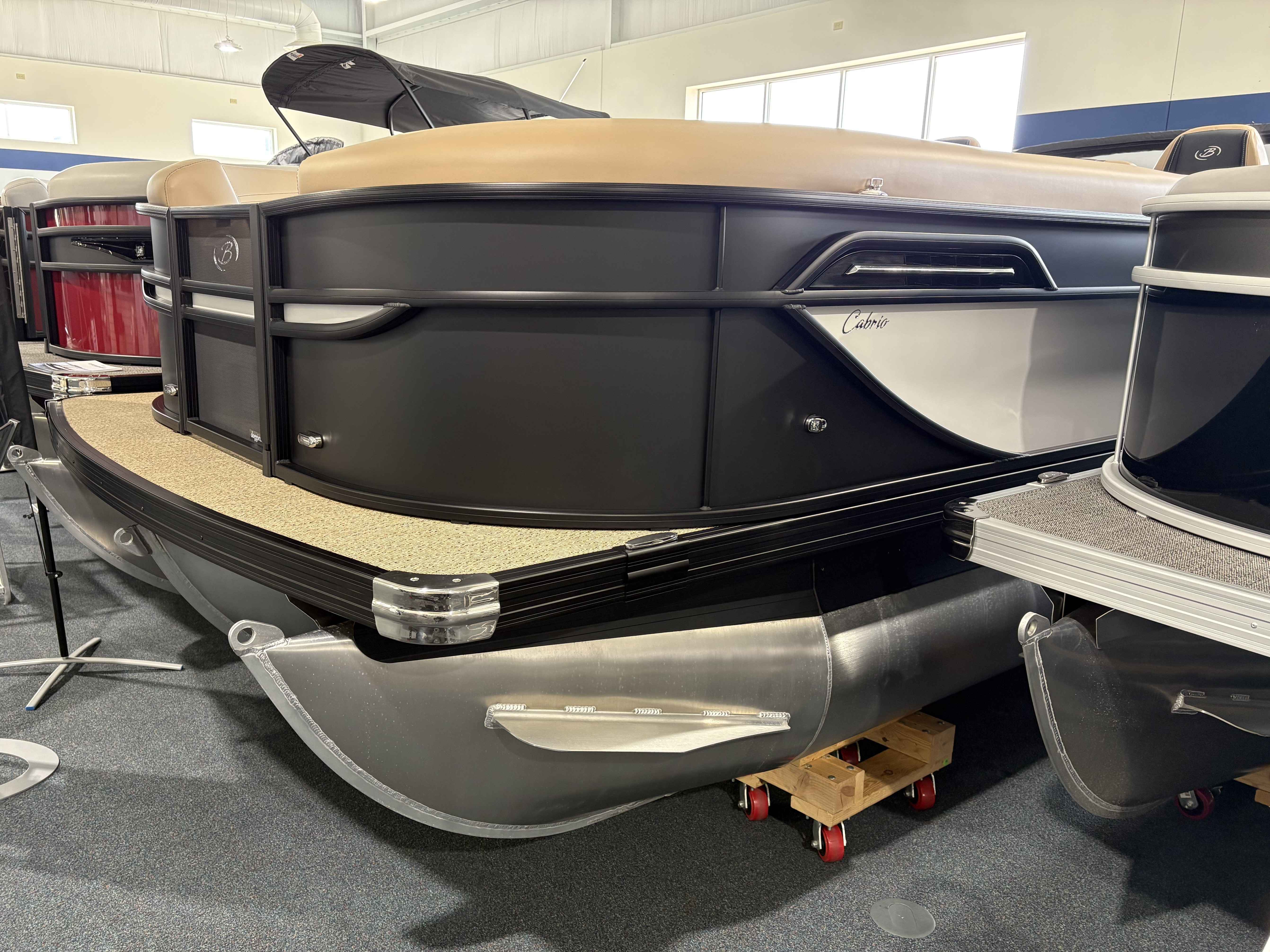 boat-carouselImage-image