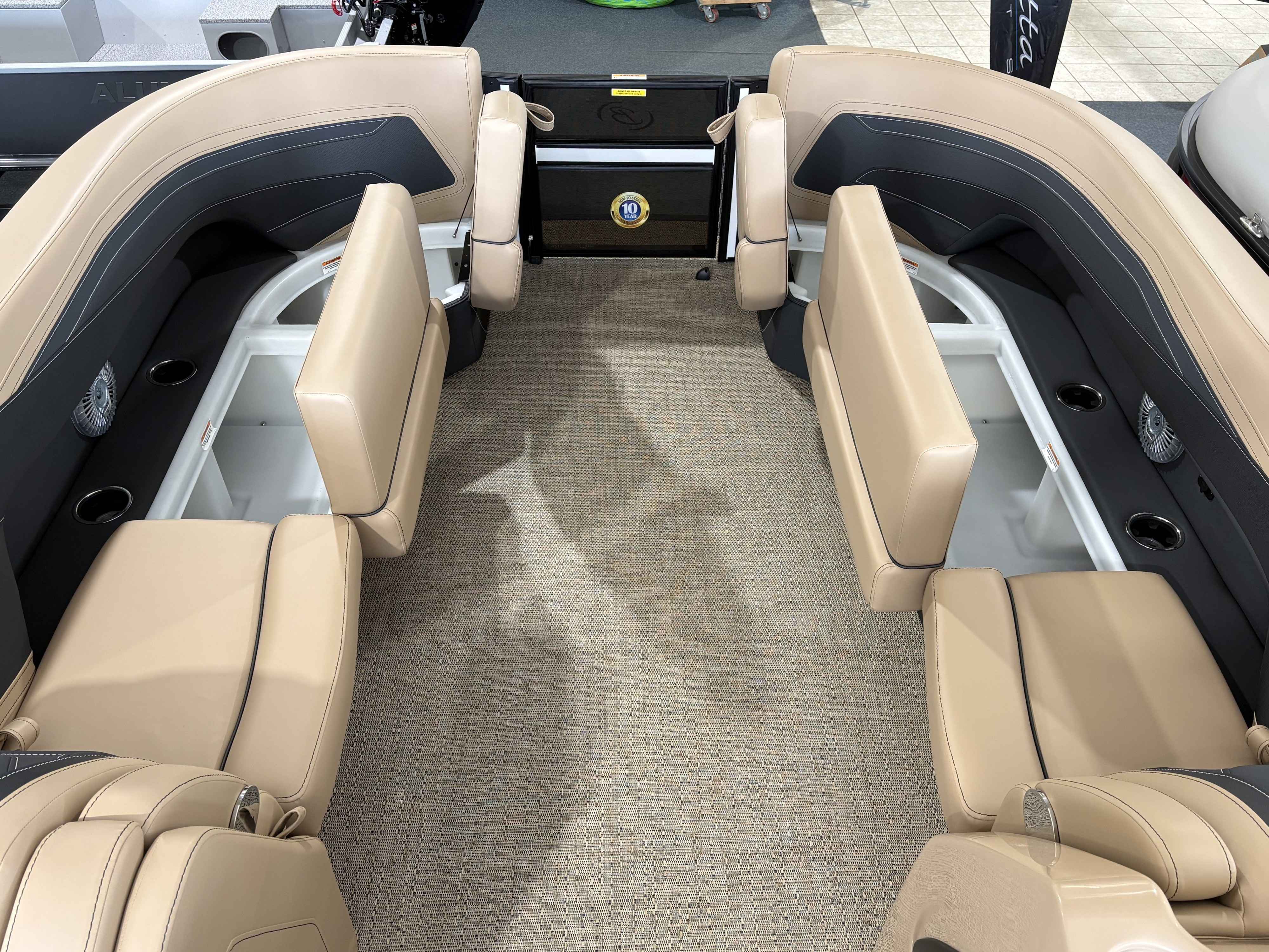 boat-carouselImage-image