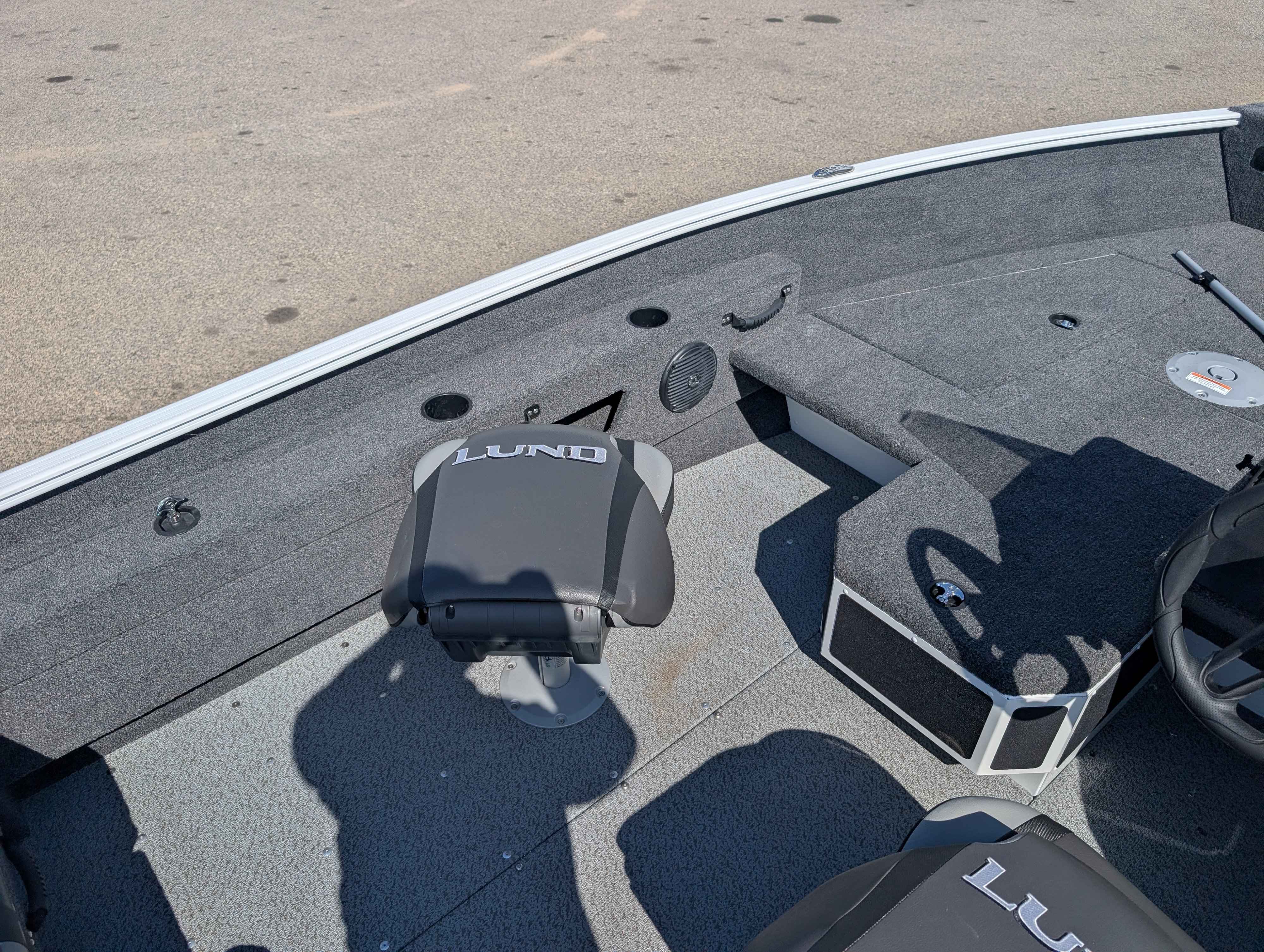 boat-carouselImage-image