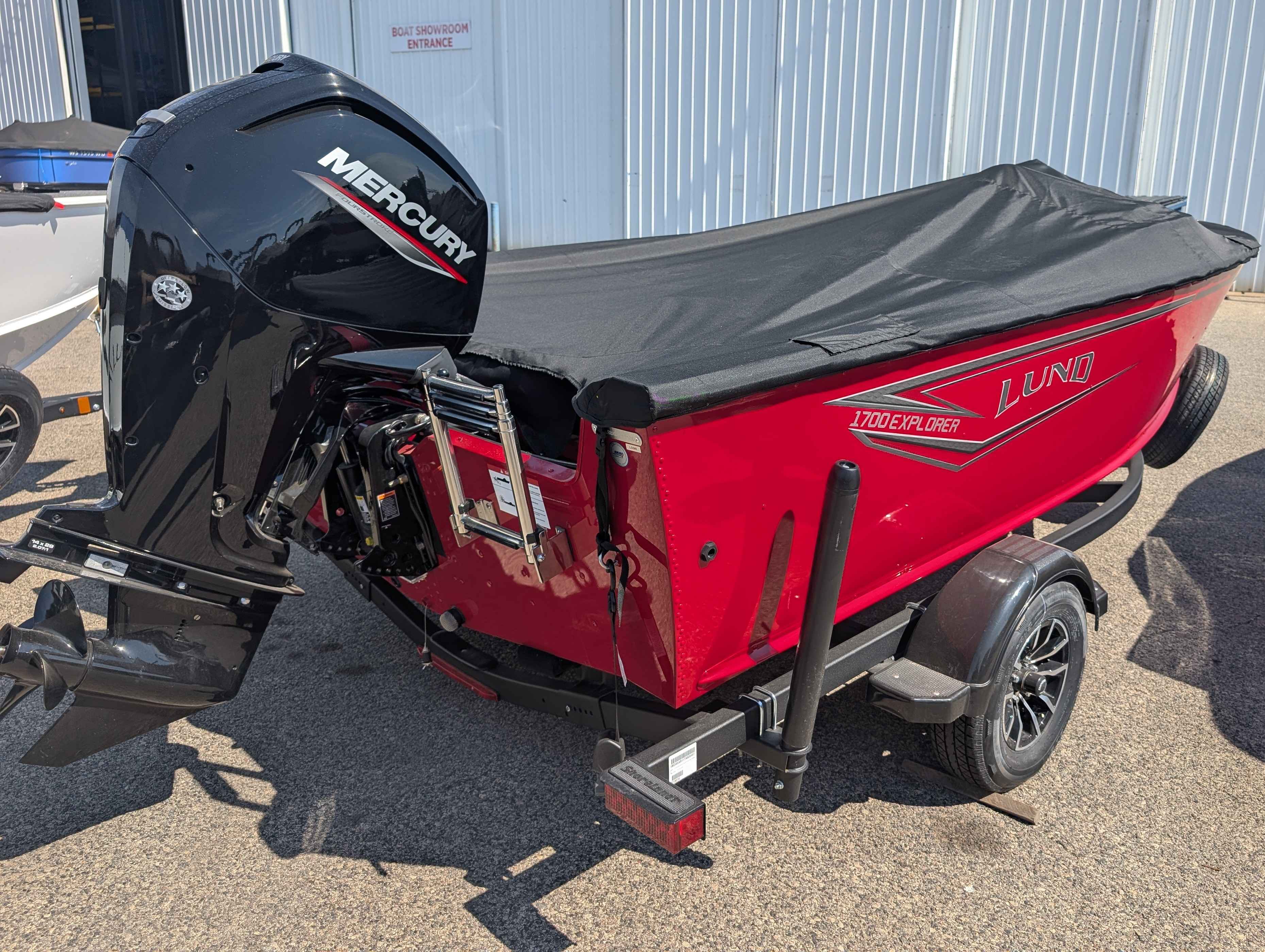 boat-carouselImage-image