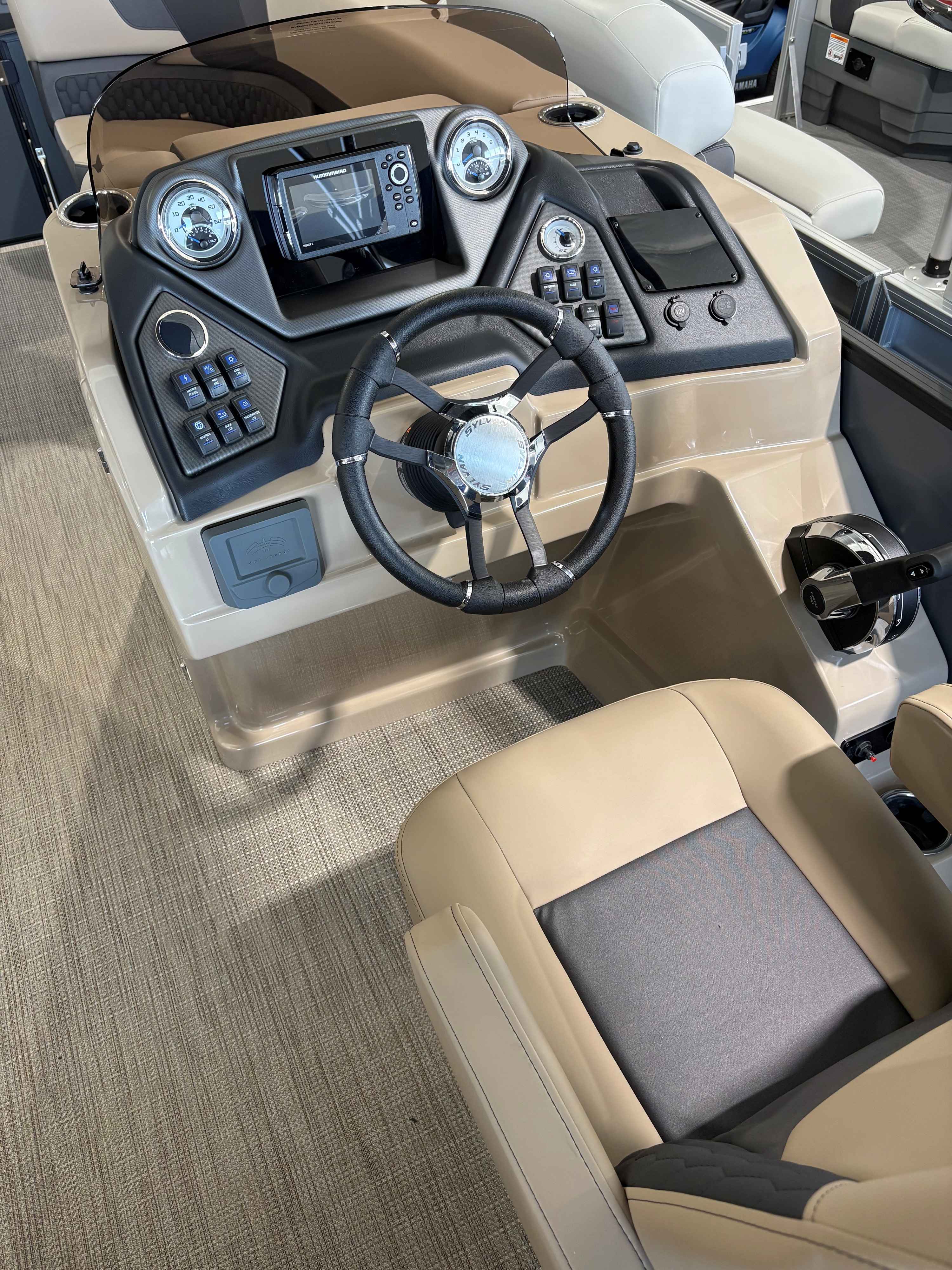 boat-carouselImage-image